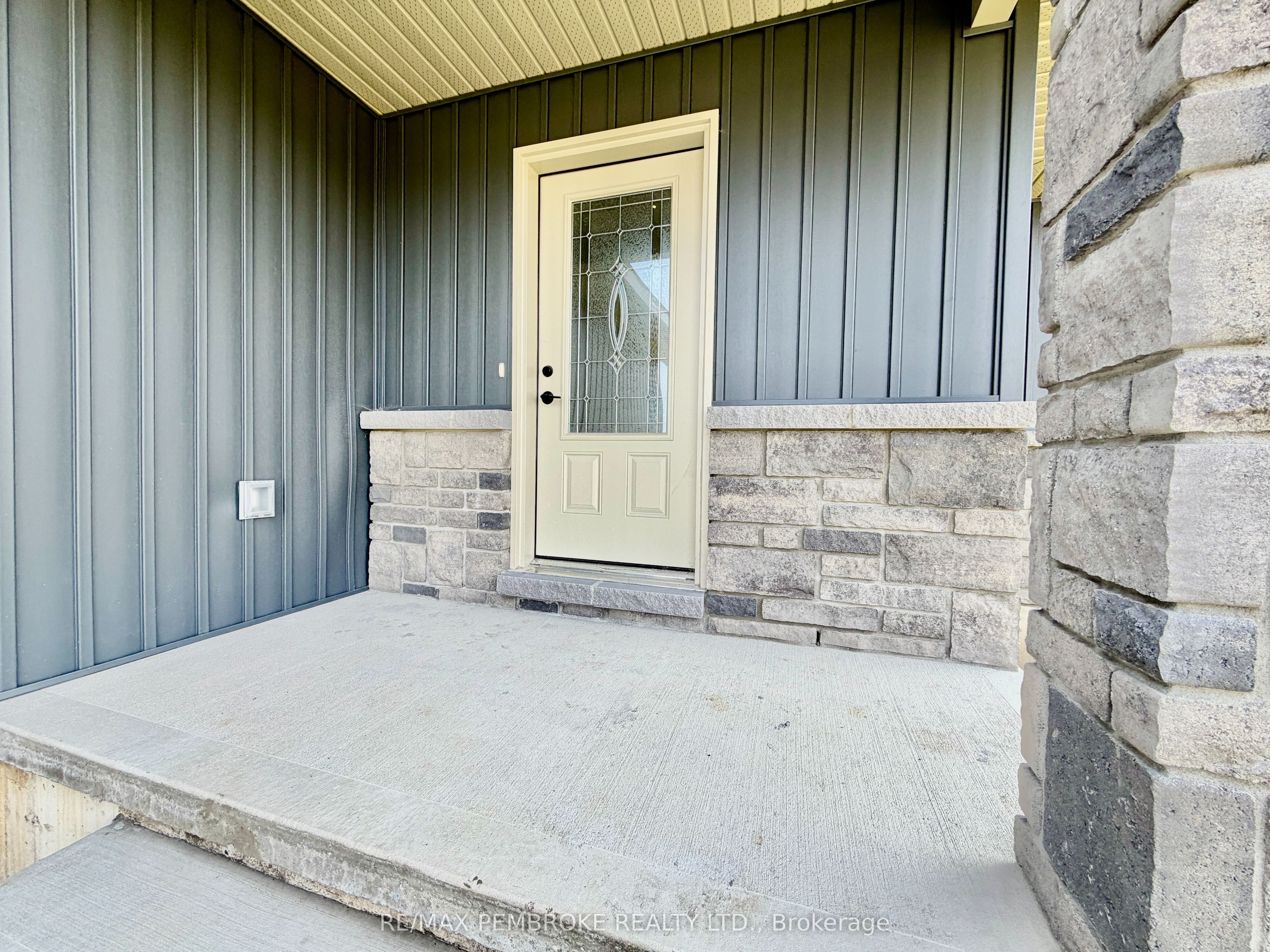 13 Eddy Crescent Property Photo 2
