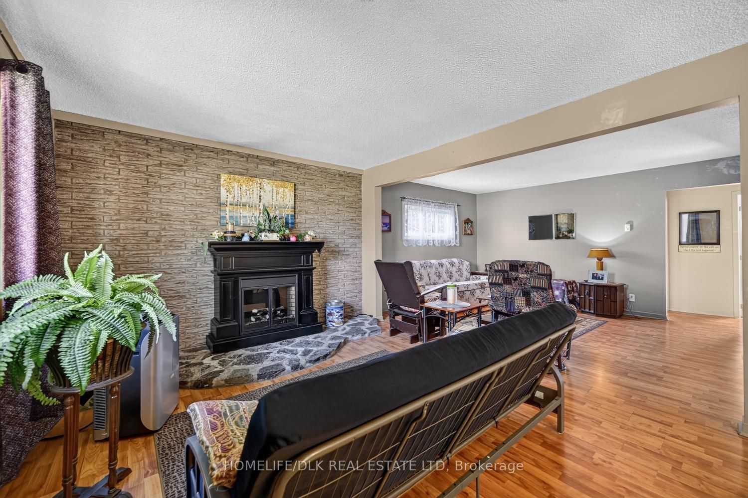 2257 Dundas Street Property Photo 6