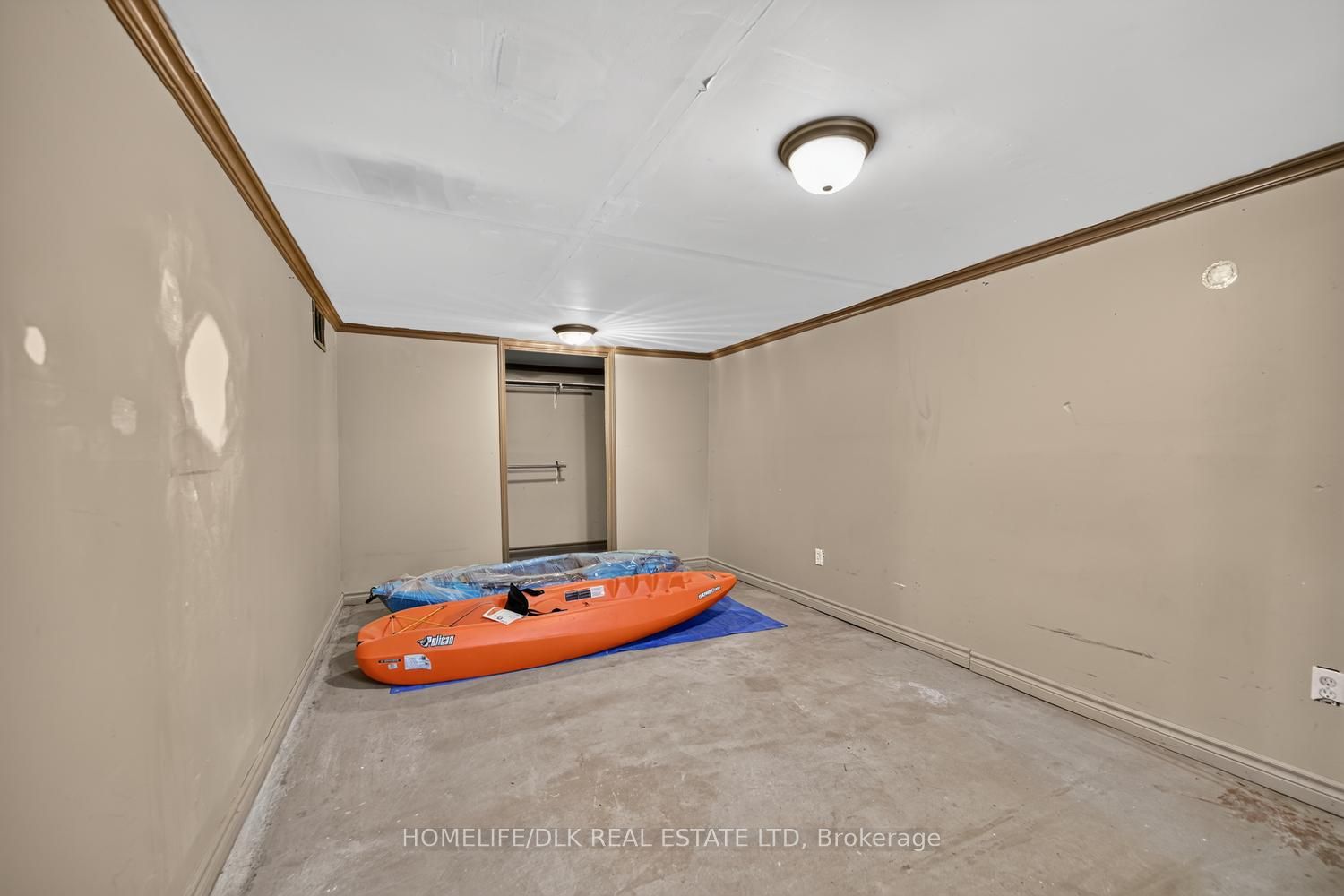 2257 Dundas Street Property Photo 19