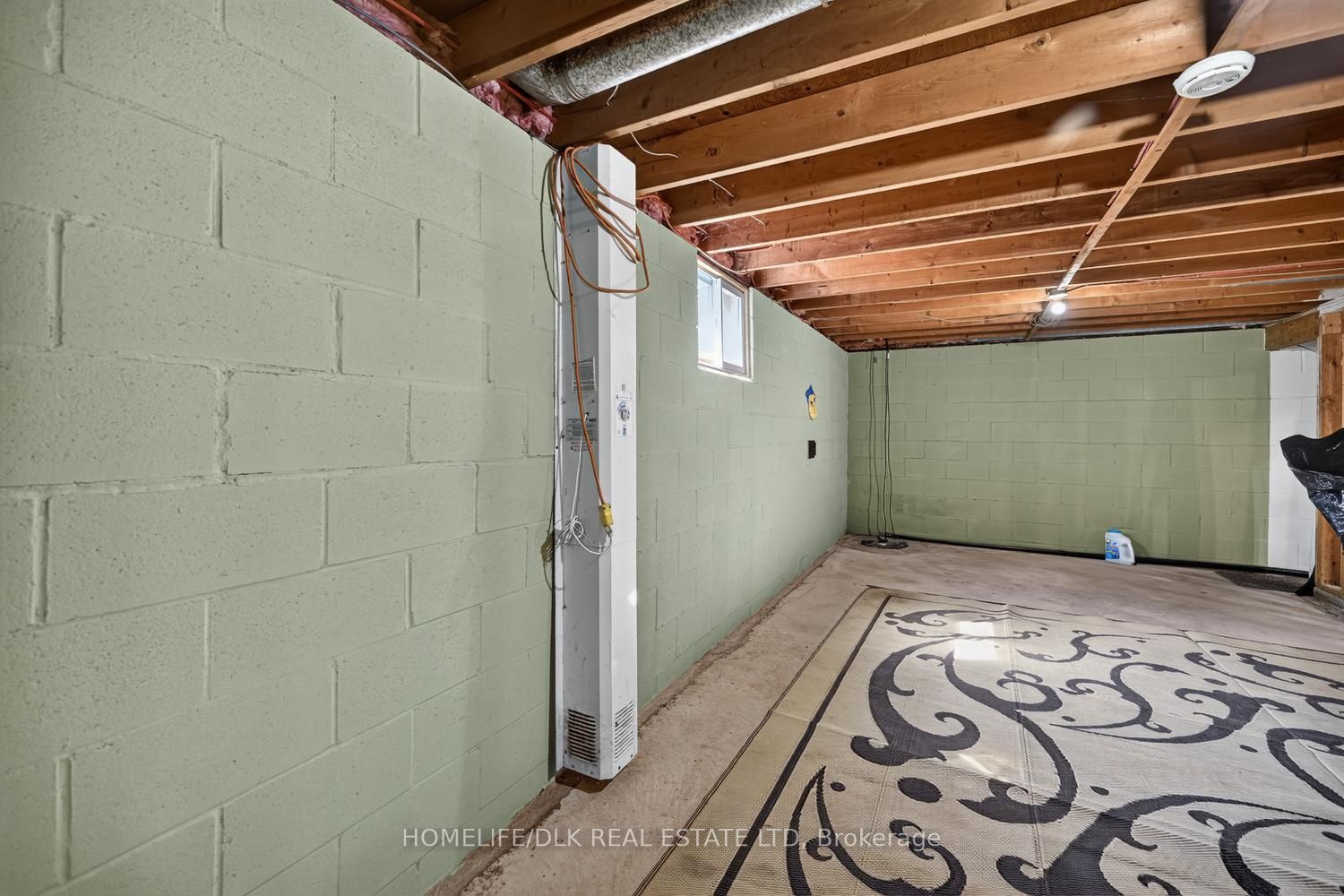 2257 Dundas Street Property Photo 23
