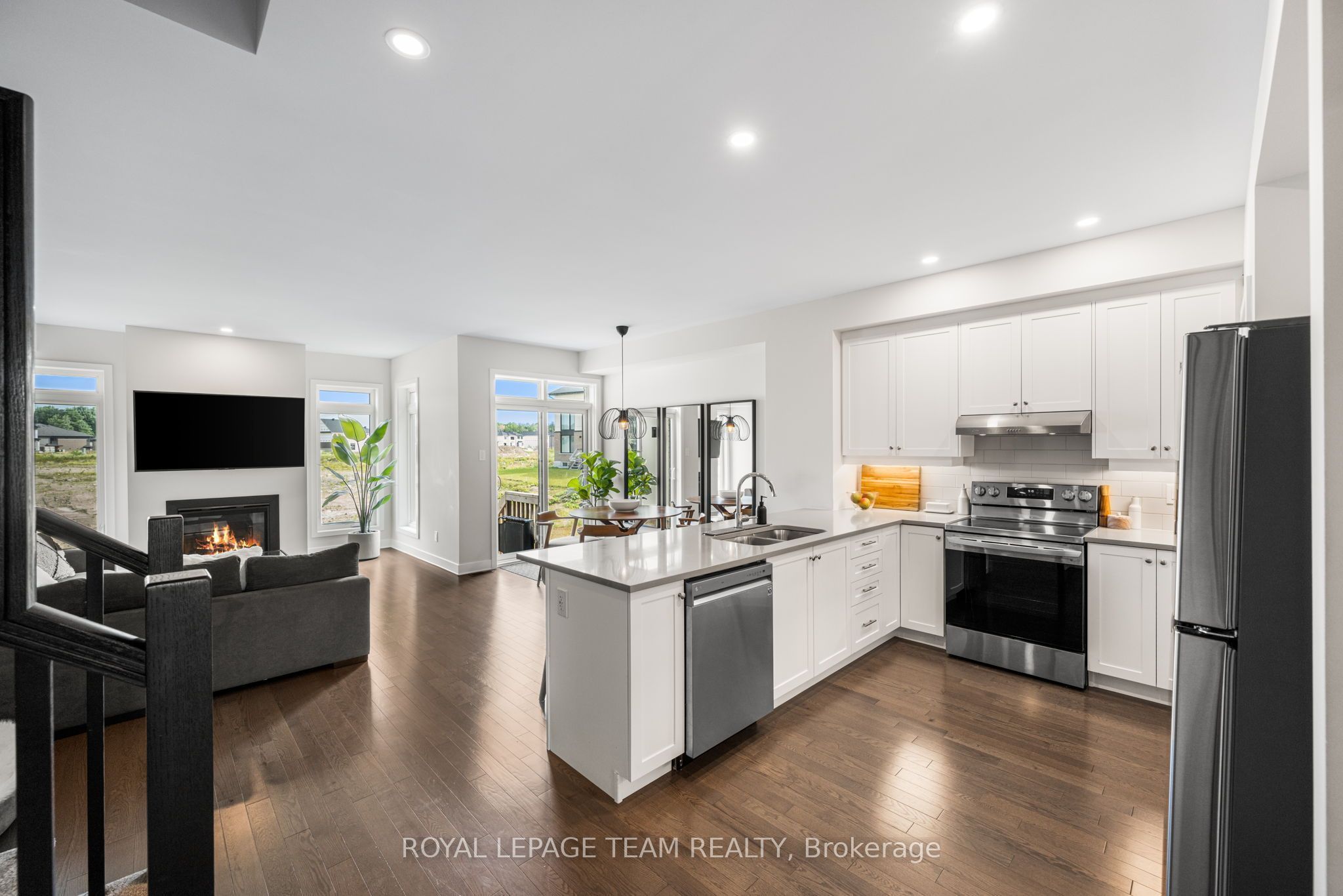 800 Solarium Avenue Property Photo 7