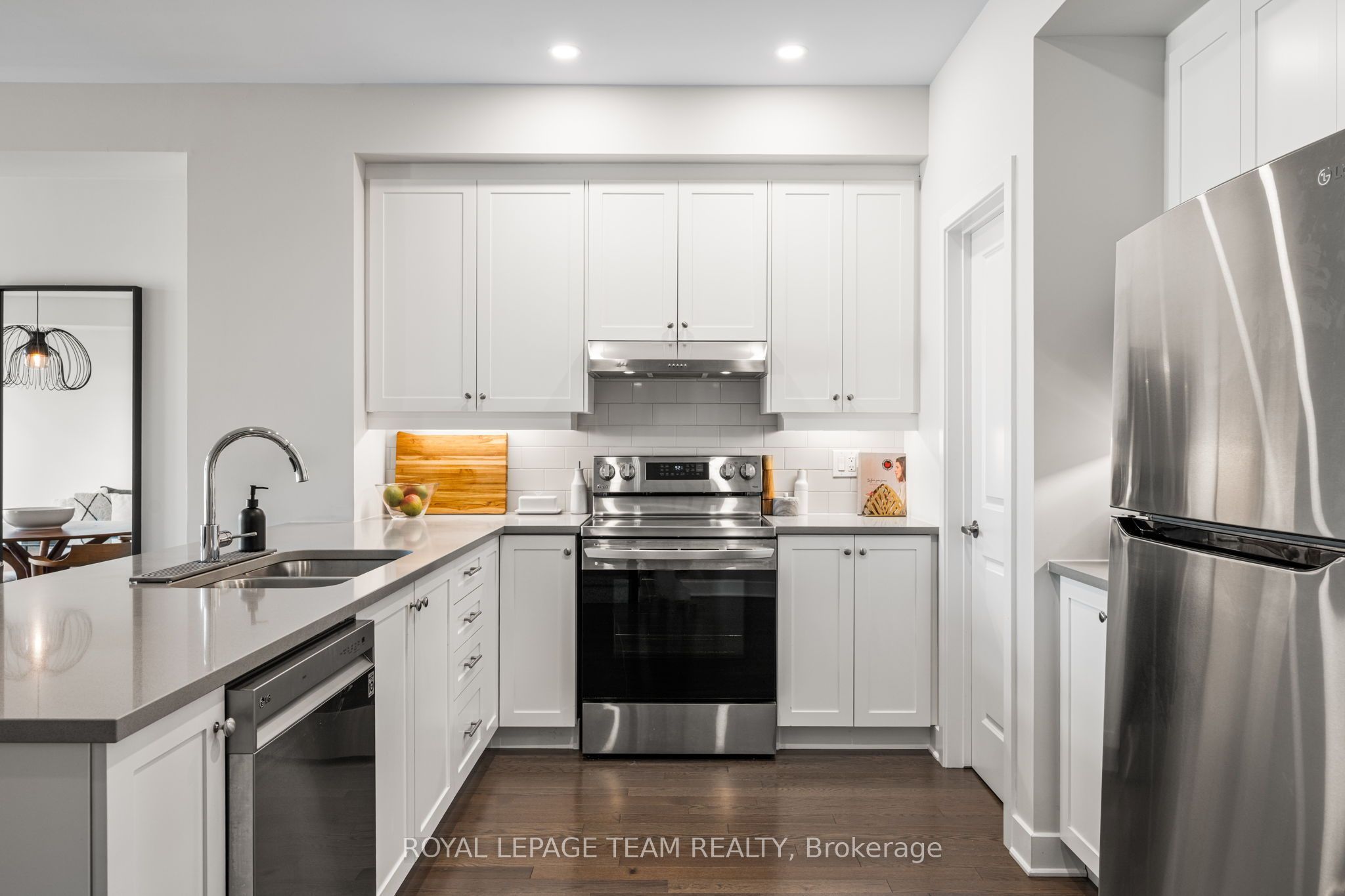 800 Solarium Avenue Property Photo 8