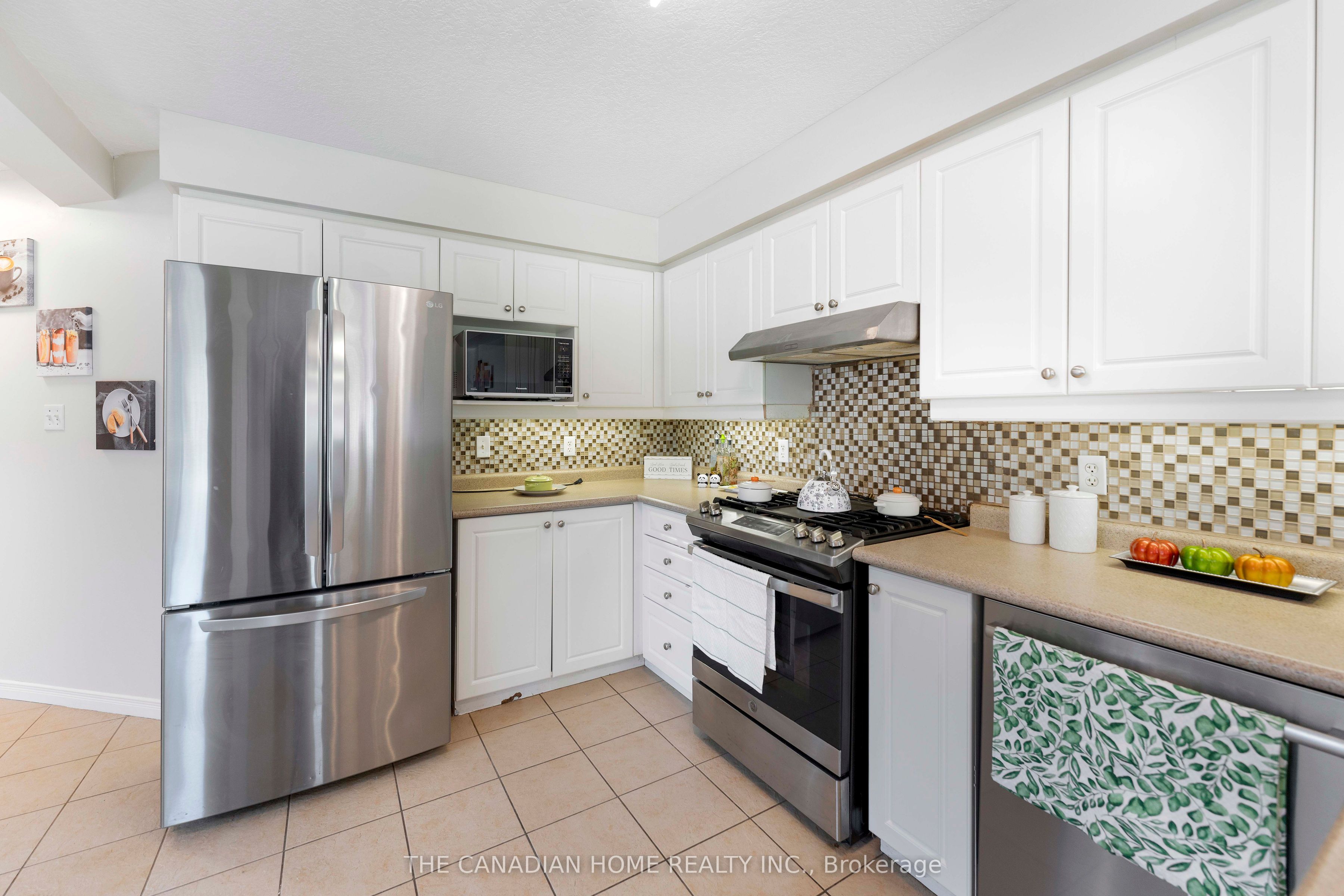 500 Robert Ferrie Drive Property Photo 4