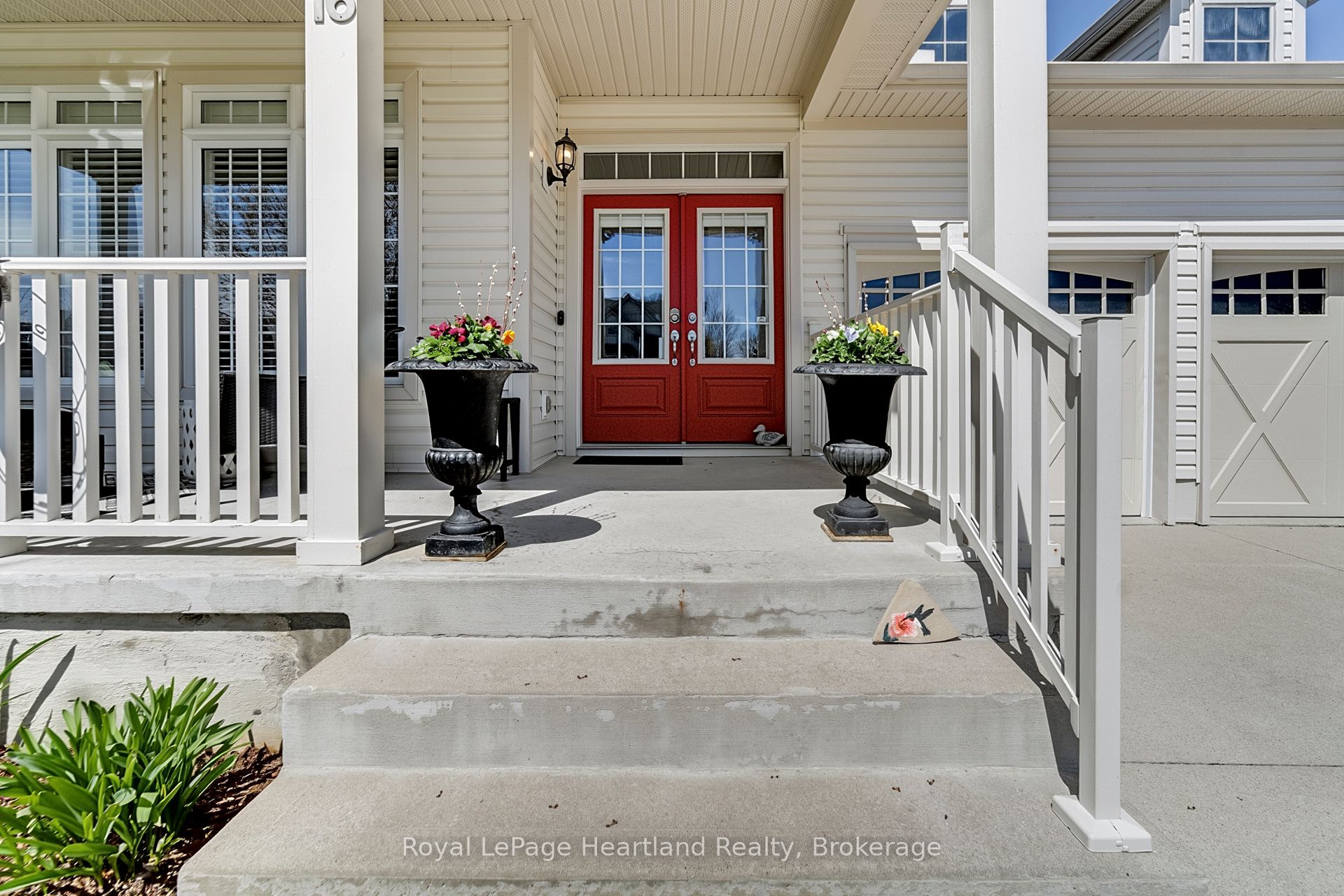 16 Macpherson Avenue Property Photo 3
