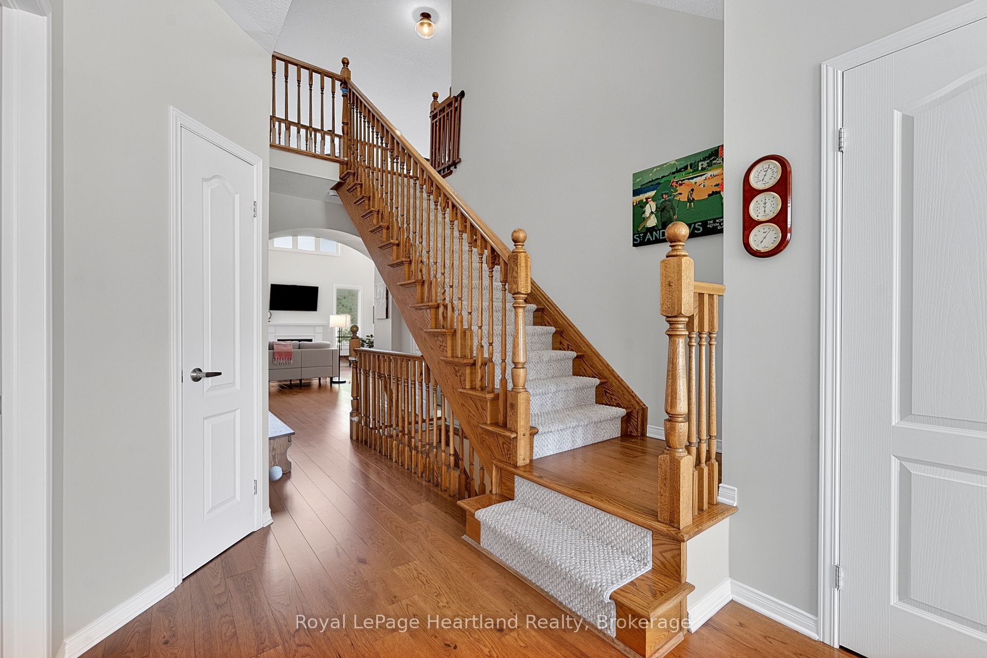 16 Macpherson Avenue Property Photo 9