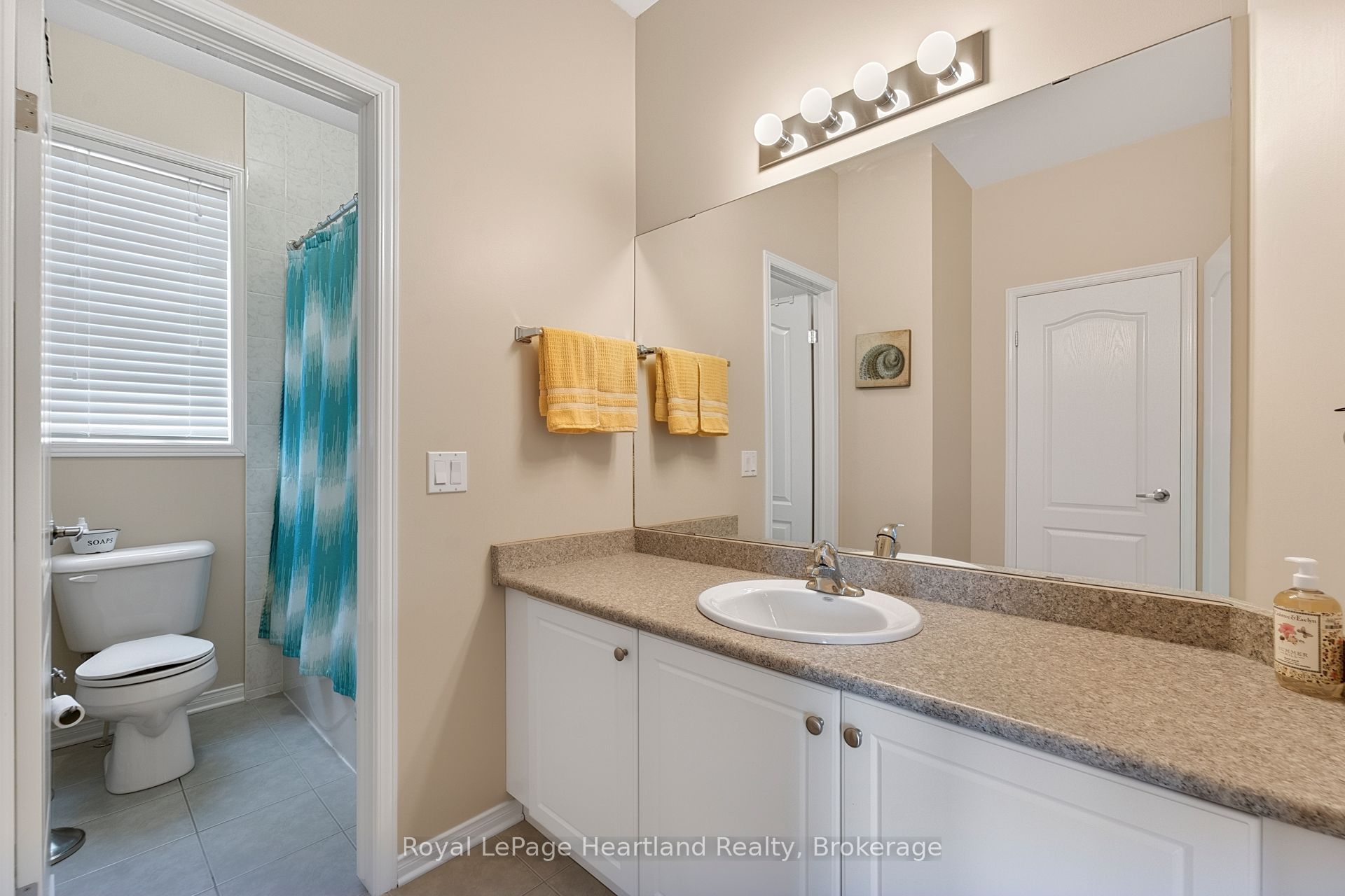 16 Macpherson Avenue Property Photo 11