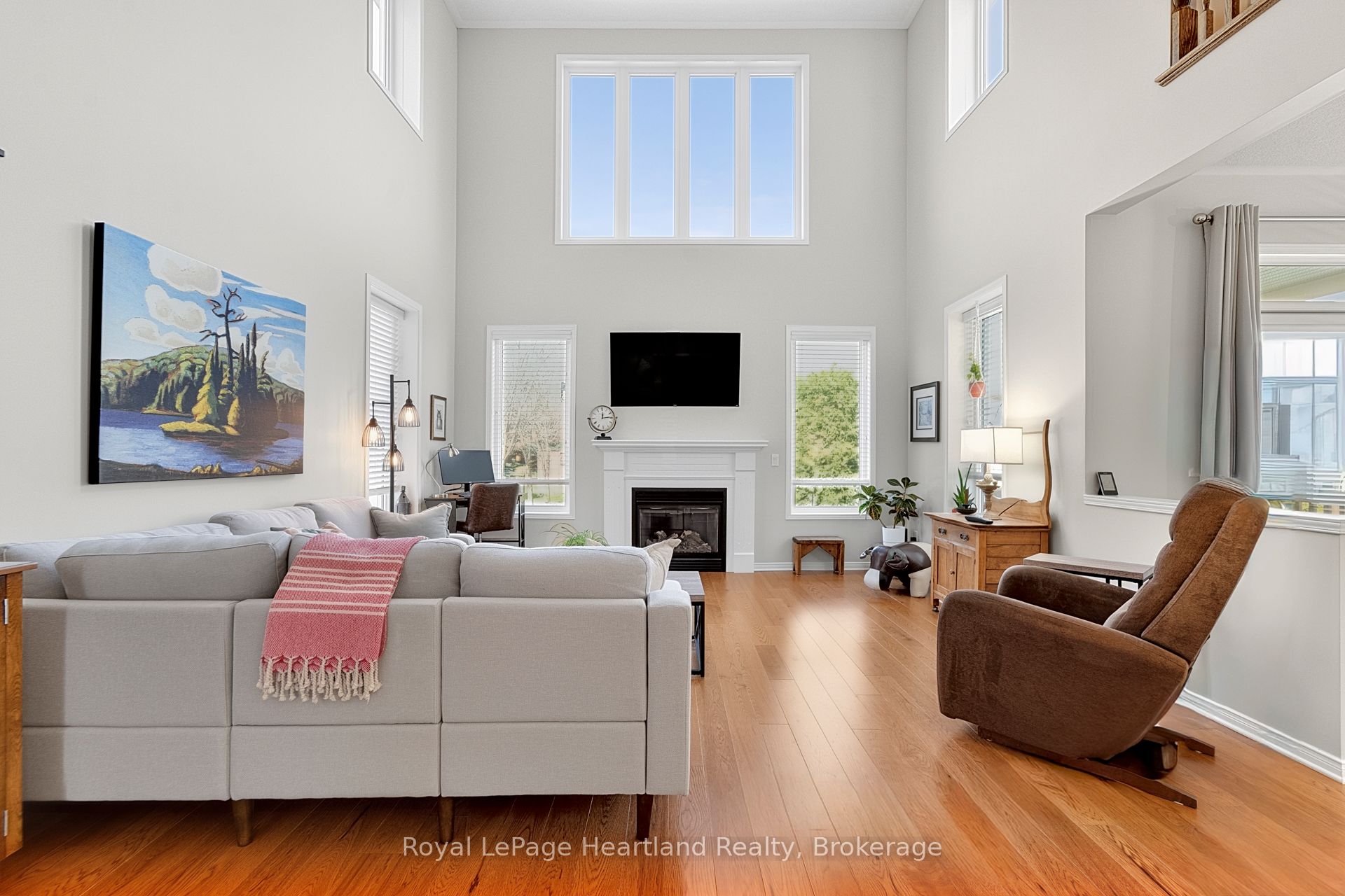 16 Macpherson Avenue Property Photo 12