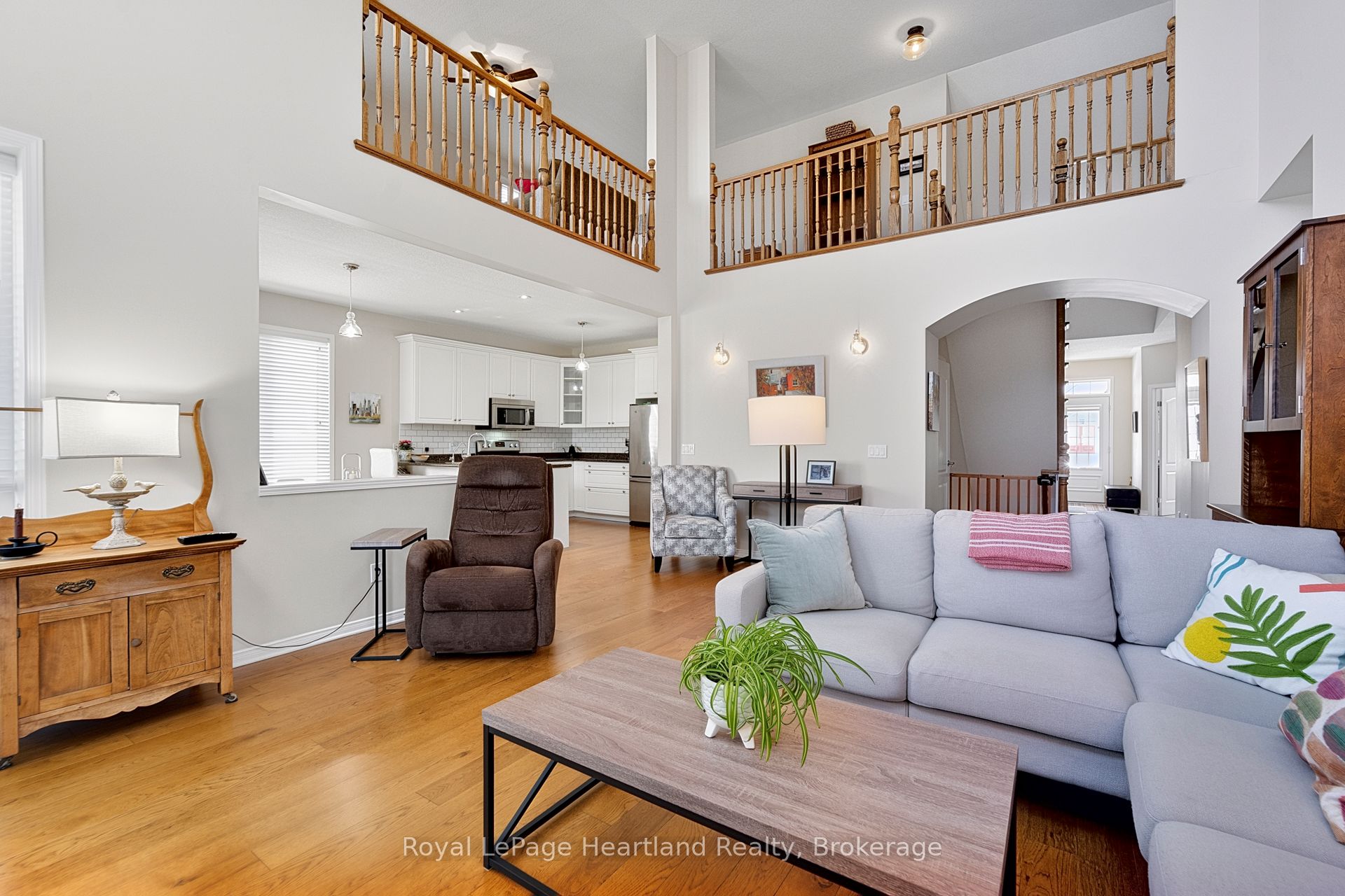 16 Macpherson Avenue Property Photo 15