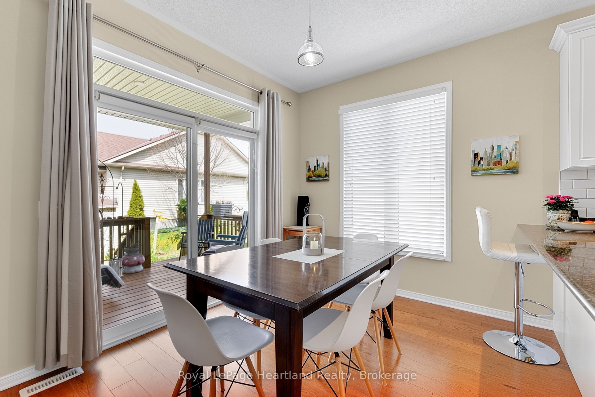 16 Macpherson Avenue Property Photo 19