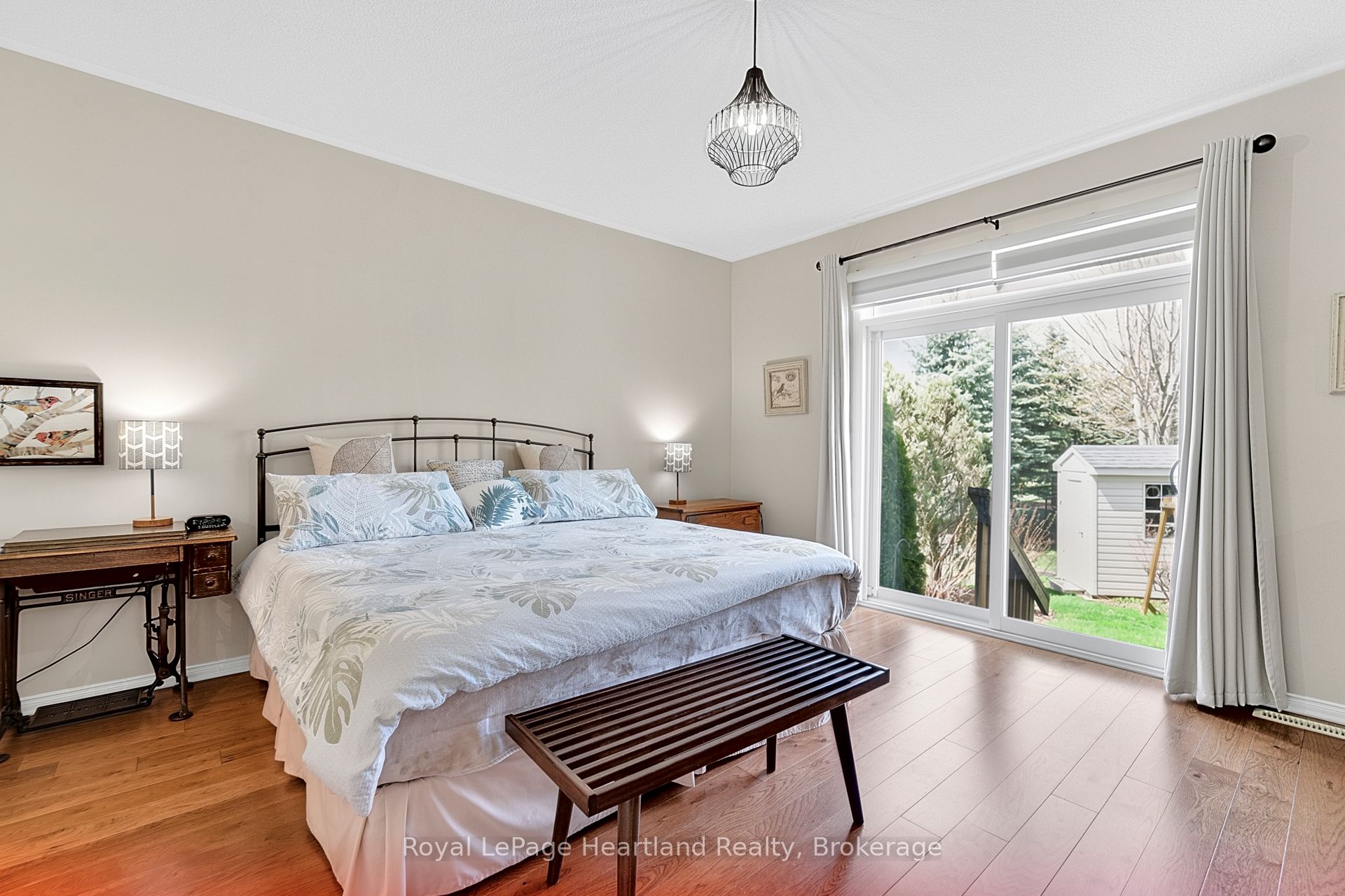 16 Macpherson Avenue Property Photo 23