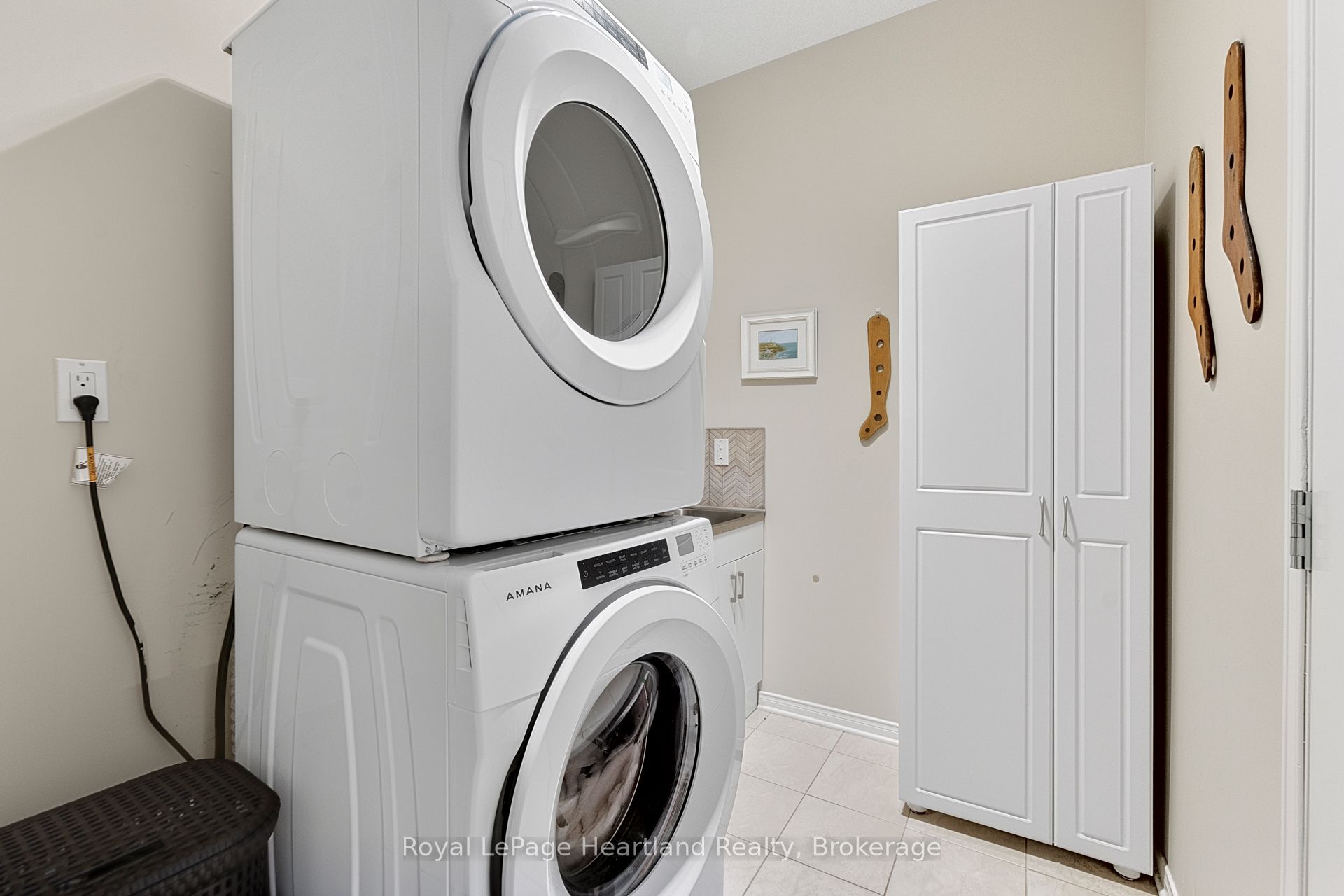 16 Macpherson Avenue Property Photo 29