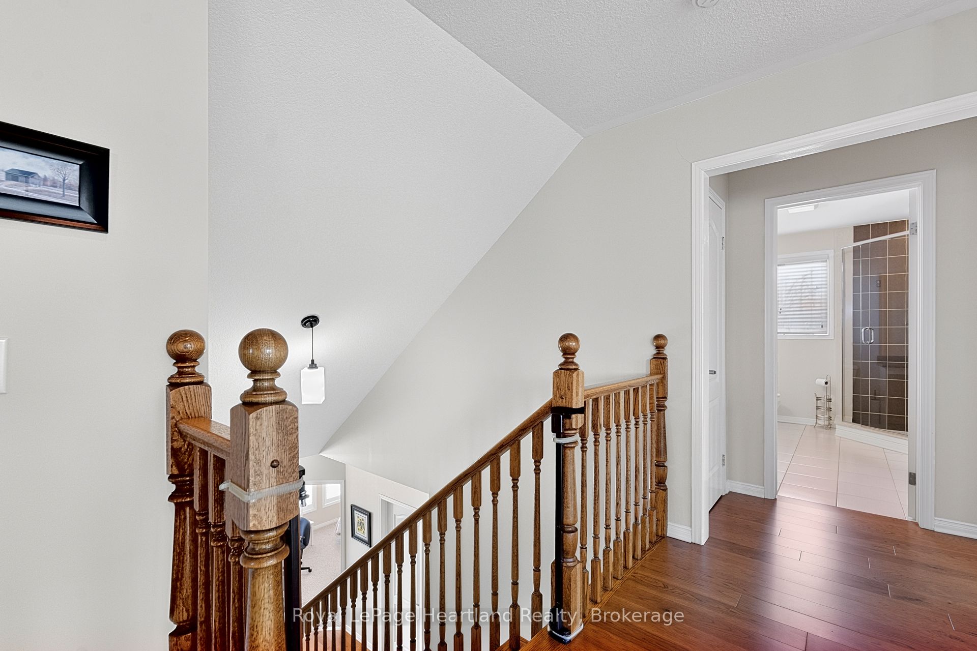 16 Macpherson Avenue Property Photo 31