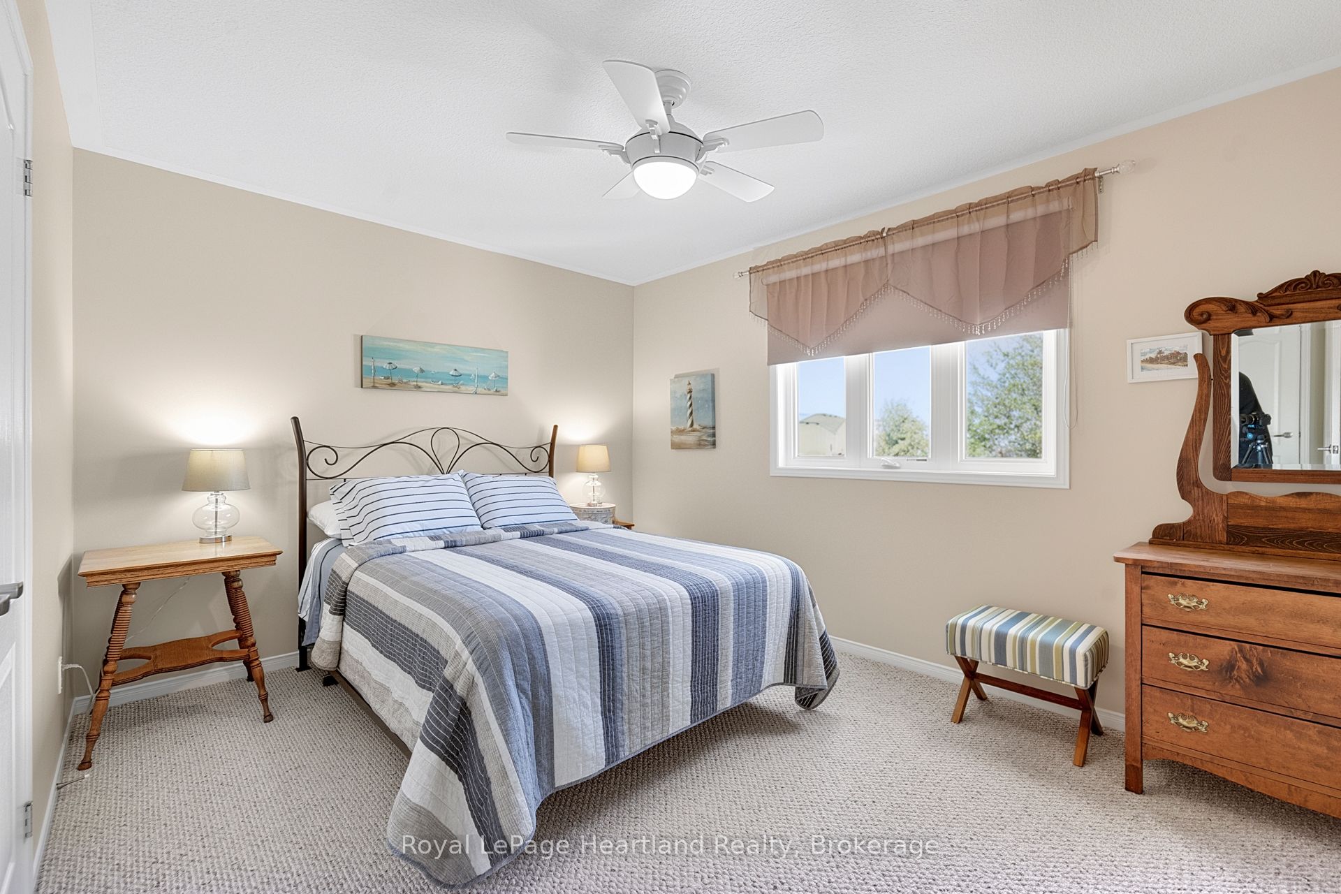 16 Macpherson Avenue Property Photo 34
