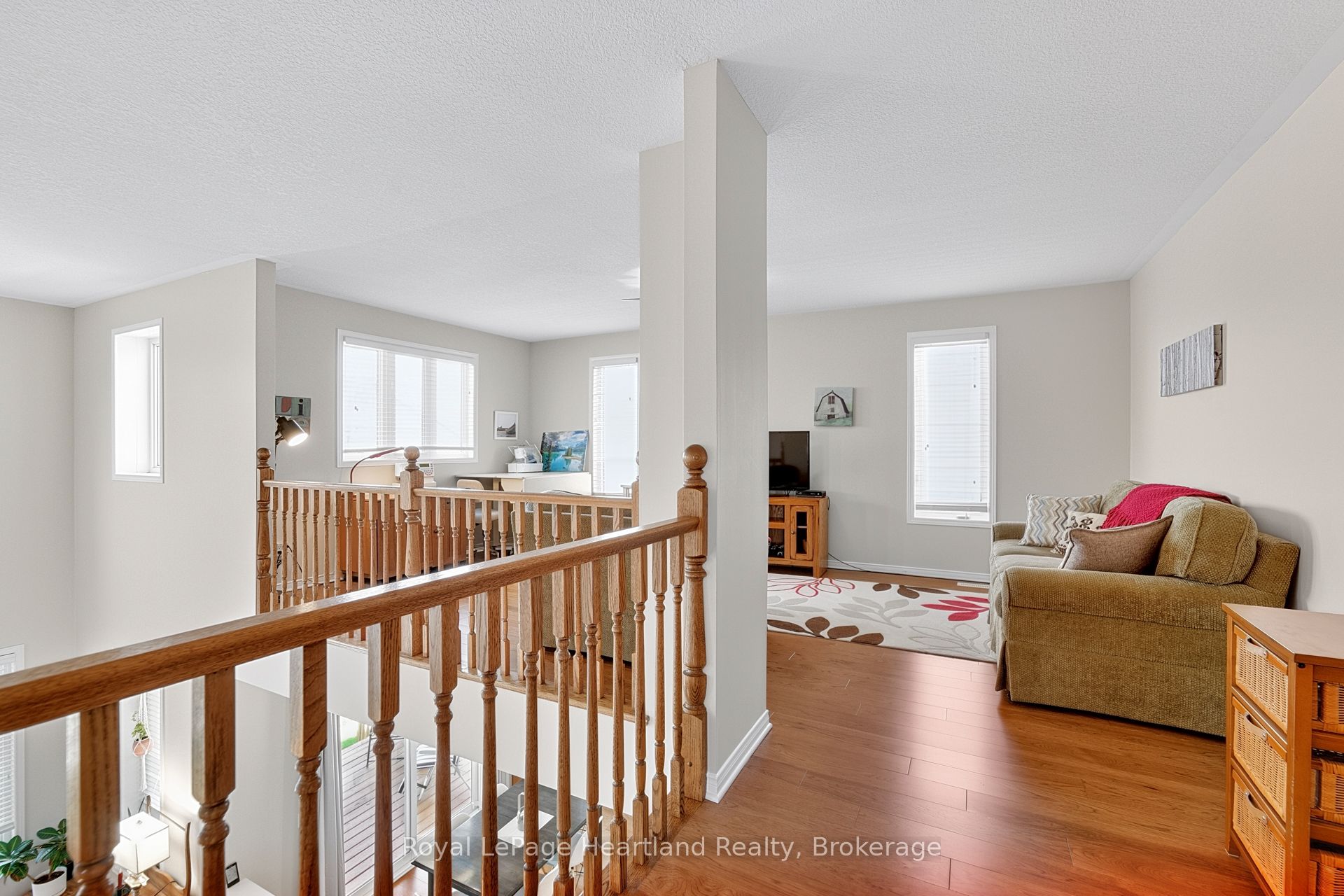 16 Macpherson Avenue Property Photo 36