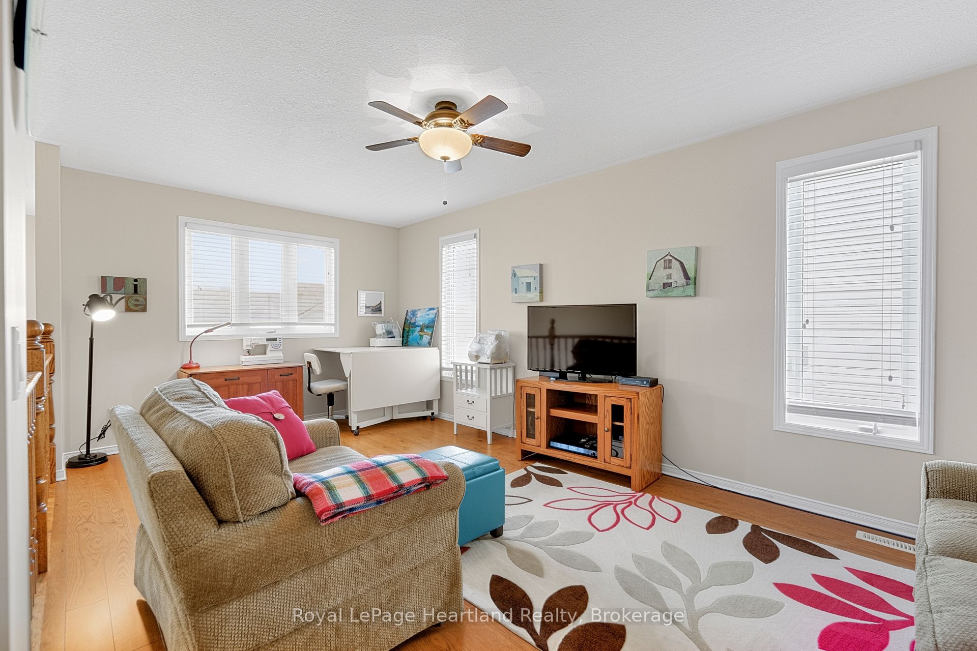 16 Macpherson Avenue Property Photo 37