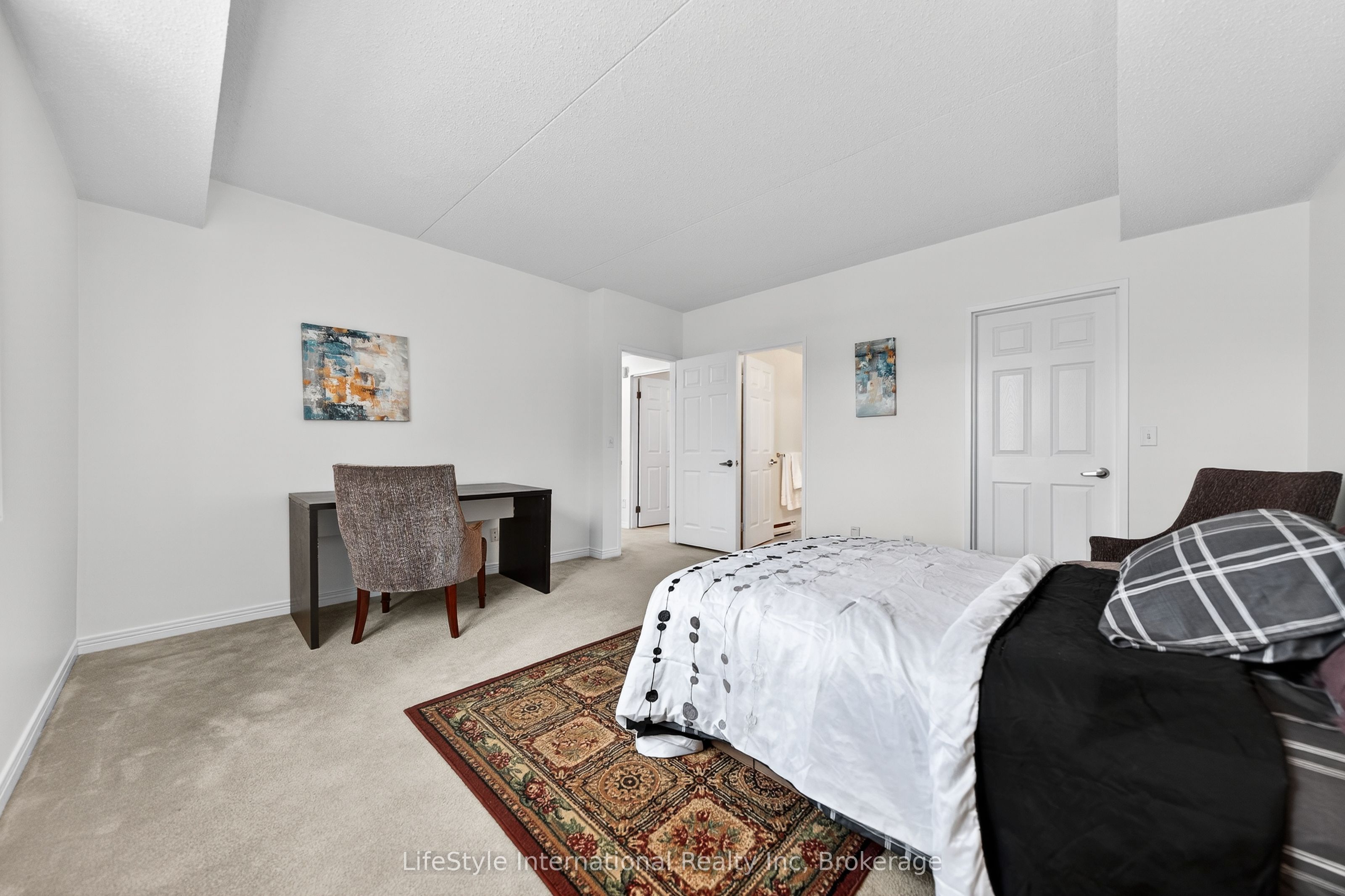 208 Silvercreek Parkway N 103 Property Photo 8