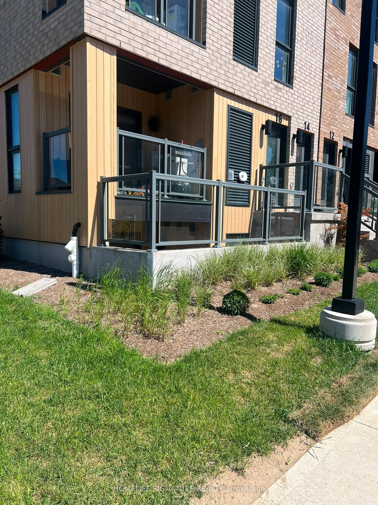 16 Urbane Boulevard Property Photo 5