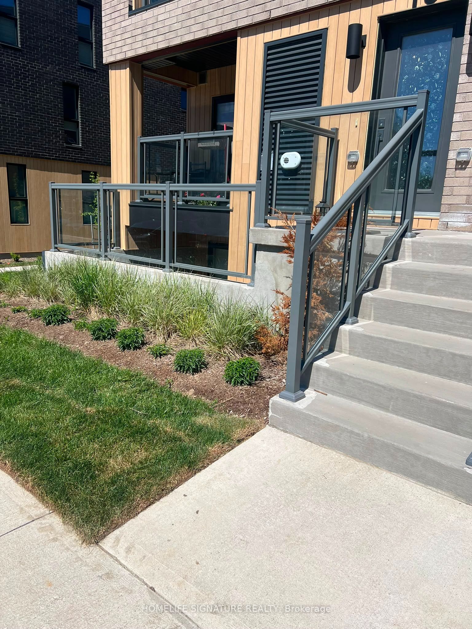 16 Urbane Boulevard Property Photo 6
