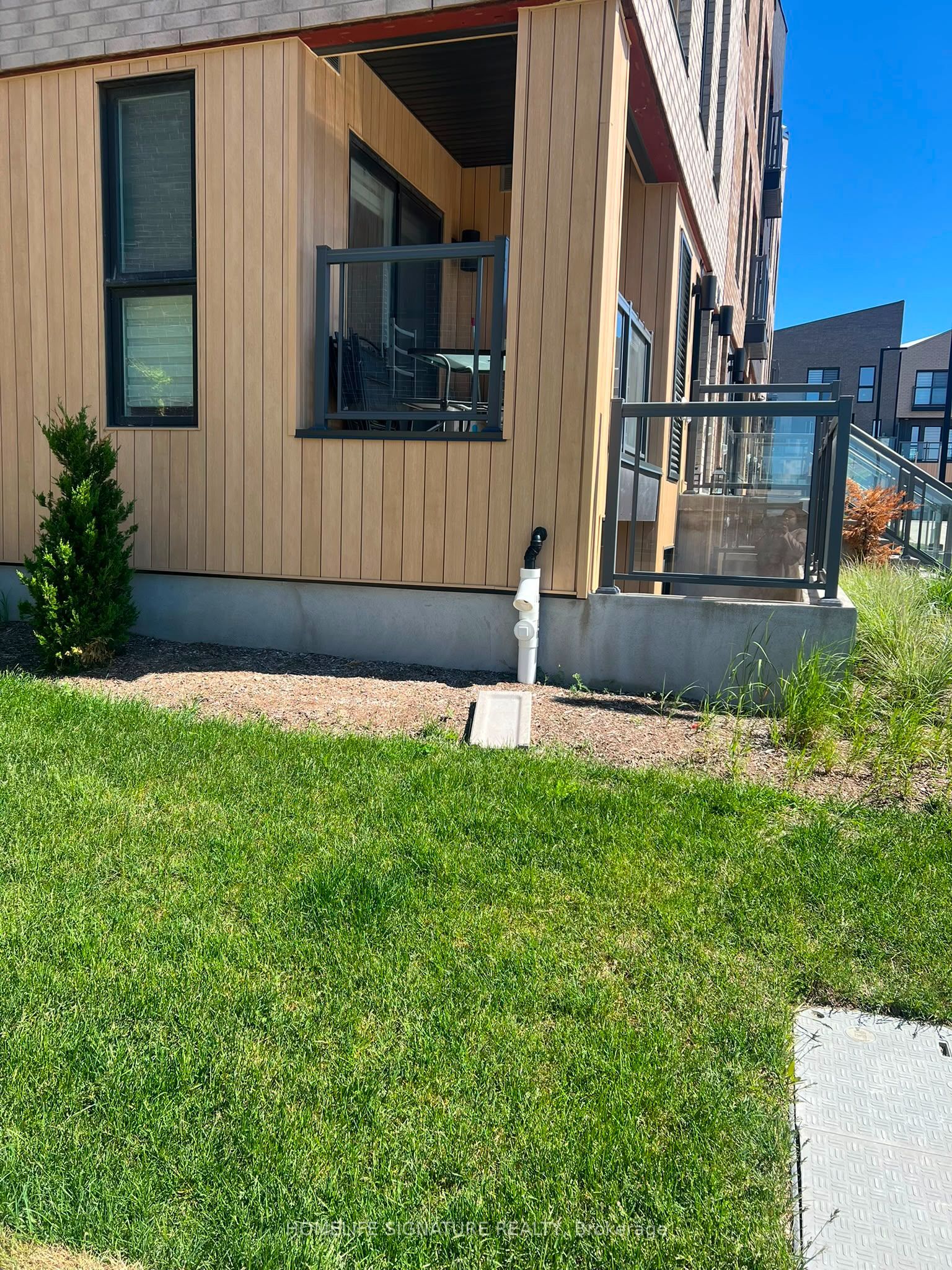16 Urbane Boulevard Property Photo 7