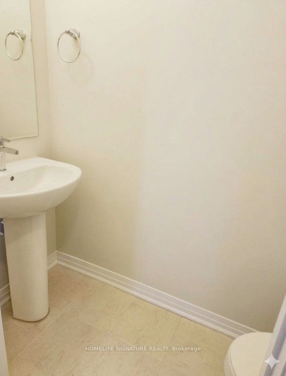 16 Urbane Boulevard Property Photo 15