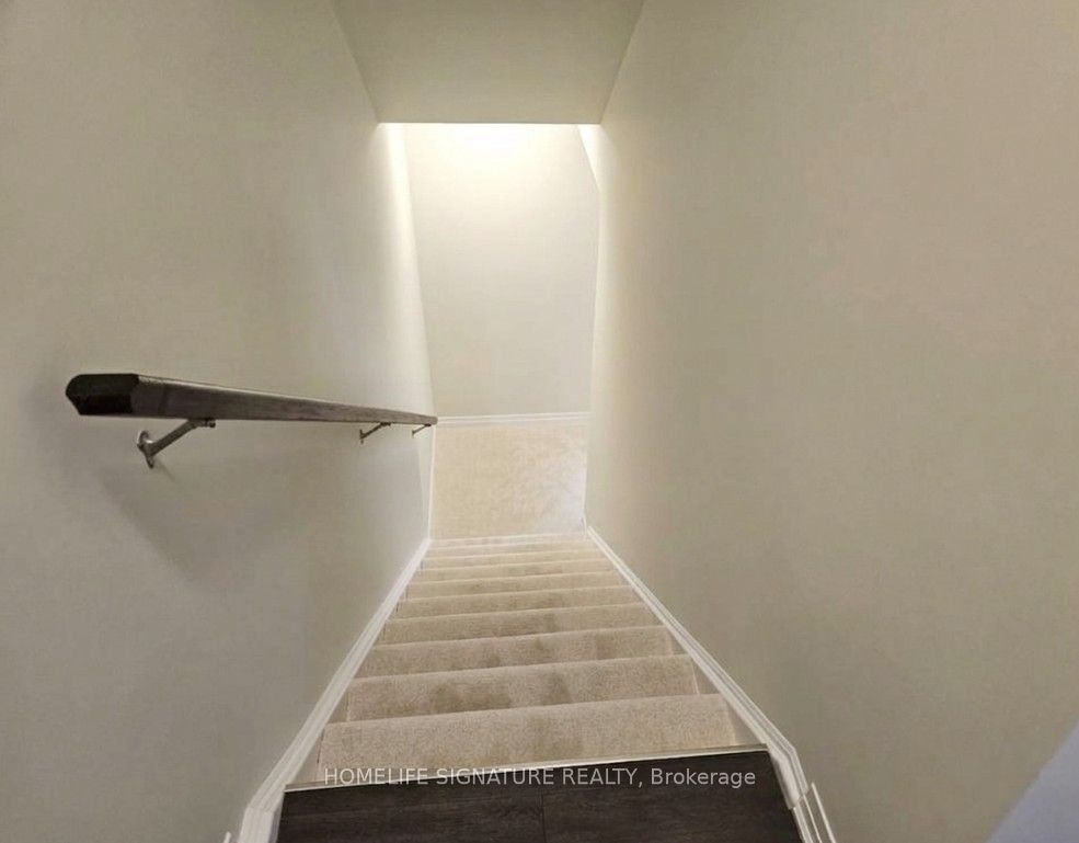 16 Urbane Boulevard Property Photo 16
