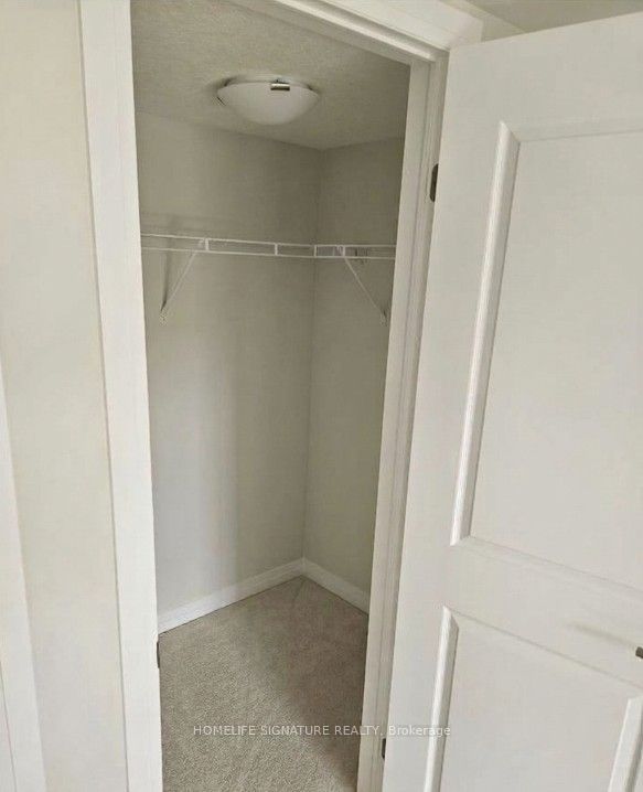 16 Urbane Boulevard Property Photo 25