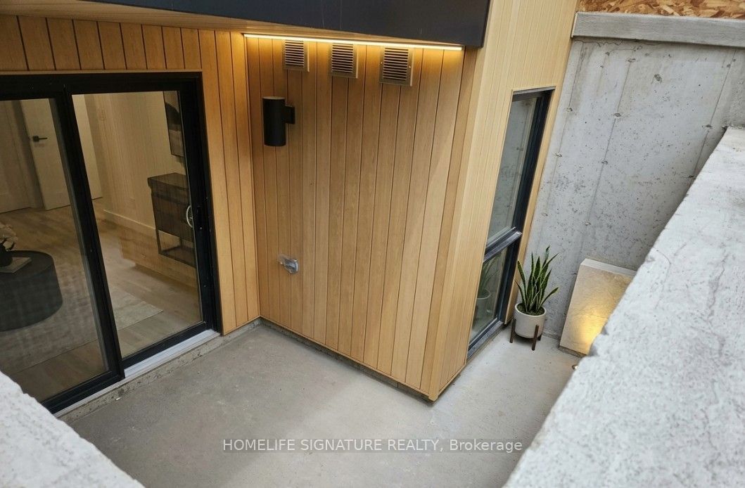 16 Urbane Boulevard Property Photo 26
