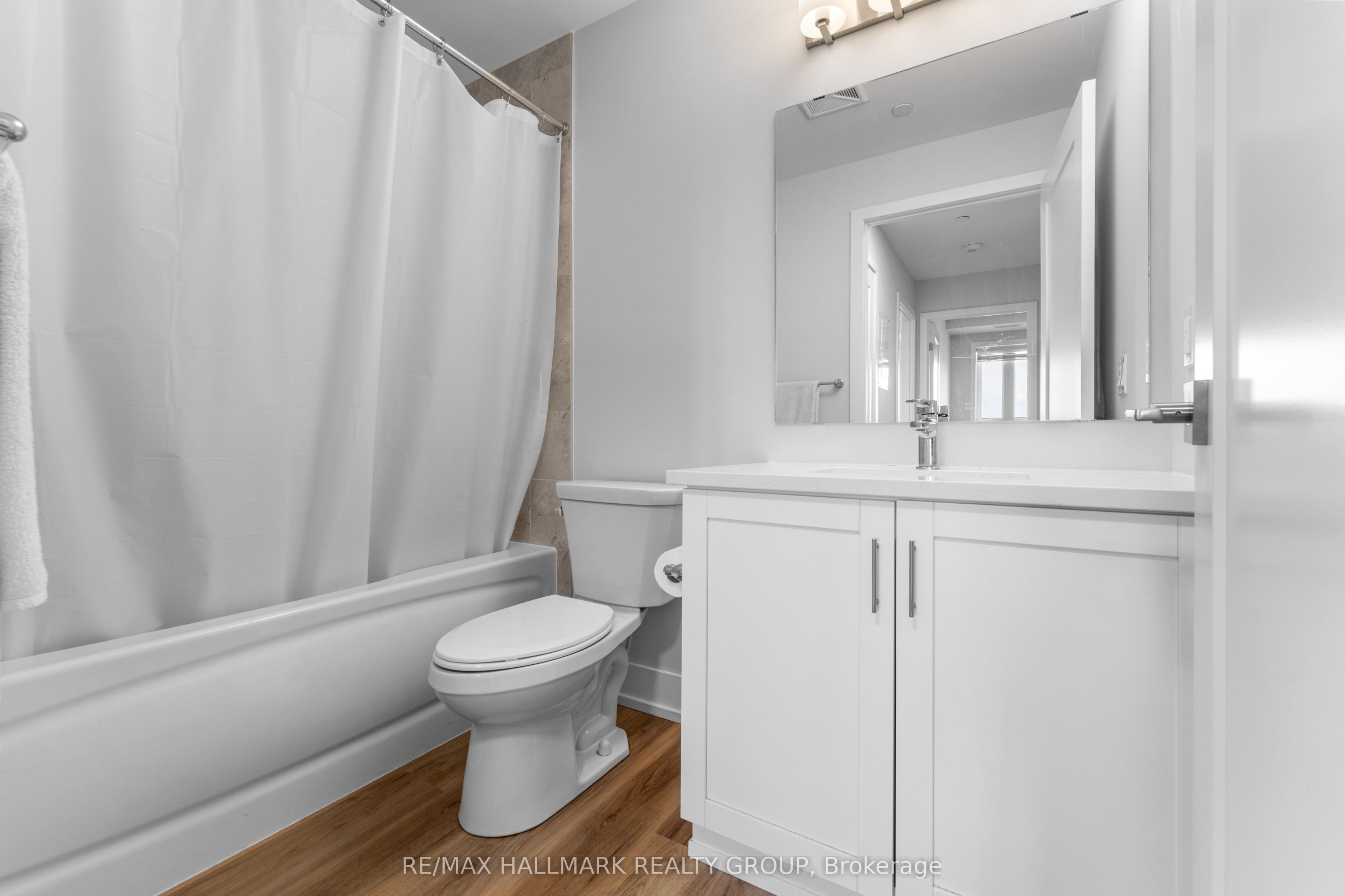 1350 Hemlock Road 411 Property Photo 17