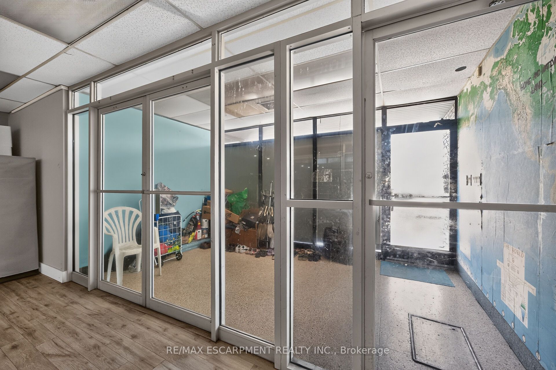 1292 Barton Street E Property Photo 6