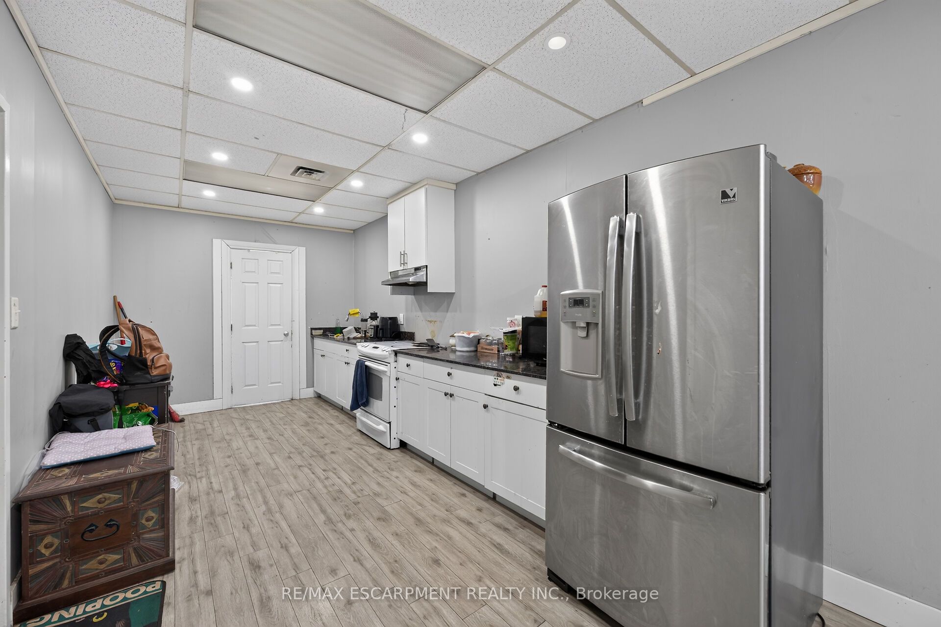 1292 Barton Street E Property Photo 9