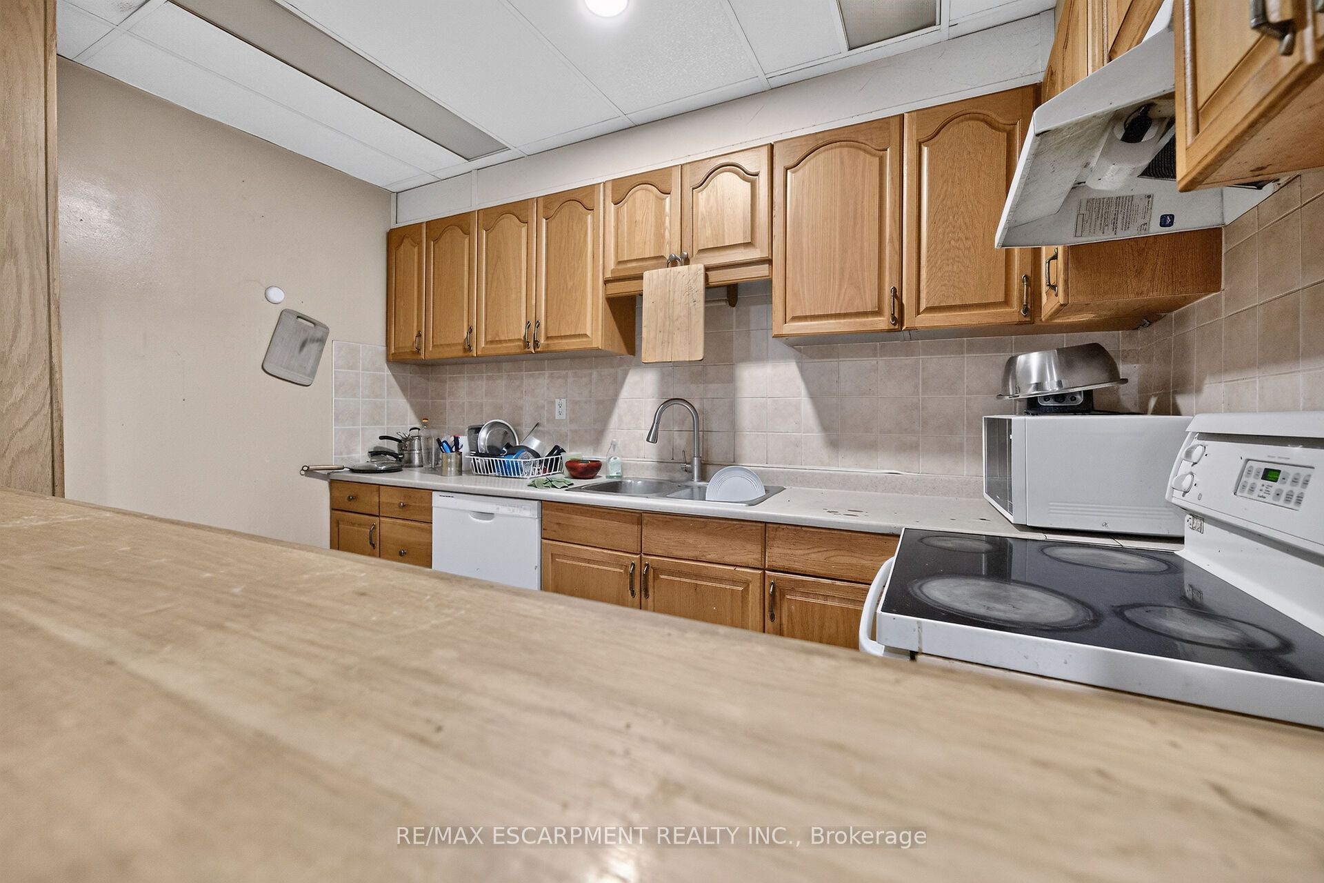 1292 Barton Street E Property Photo 22