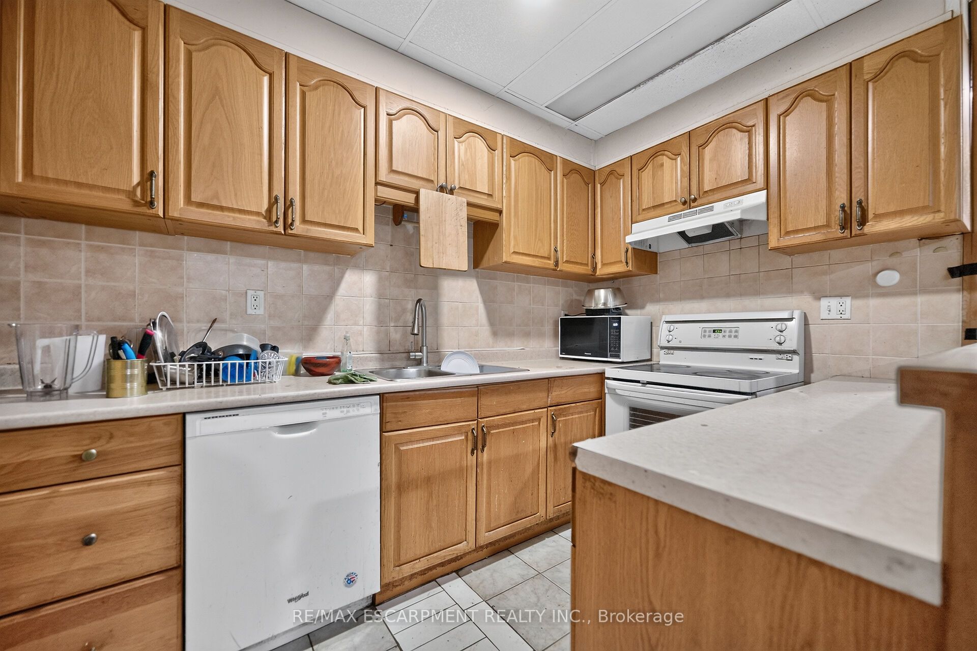 1292 Barton Street E Property Photo 23
