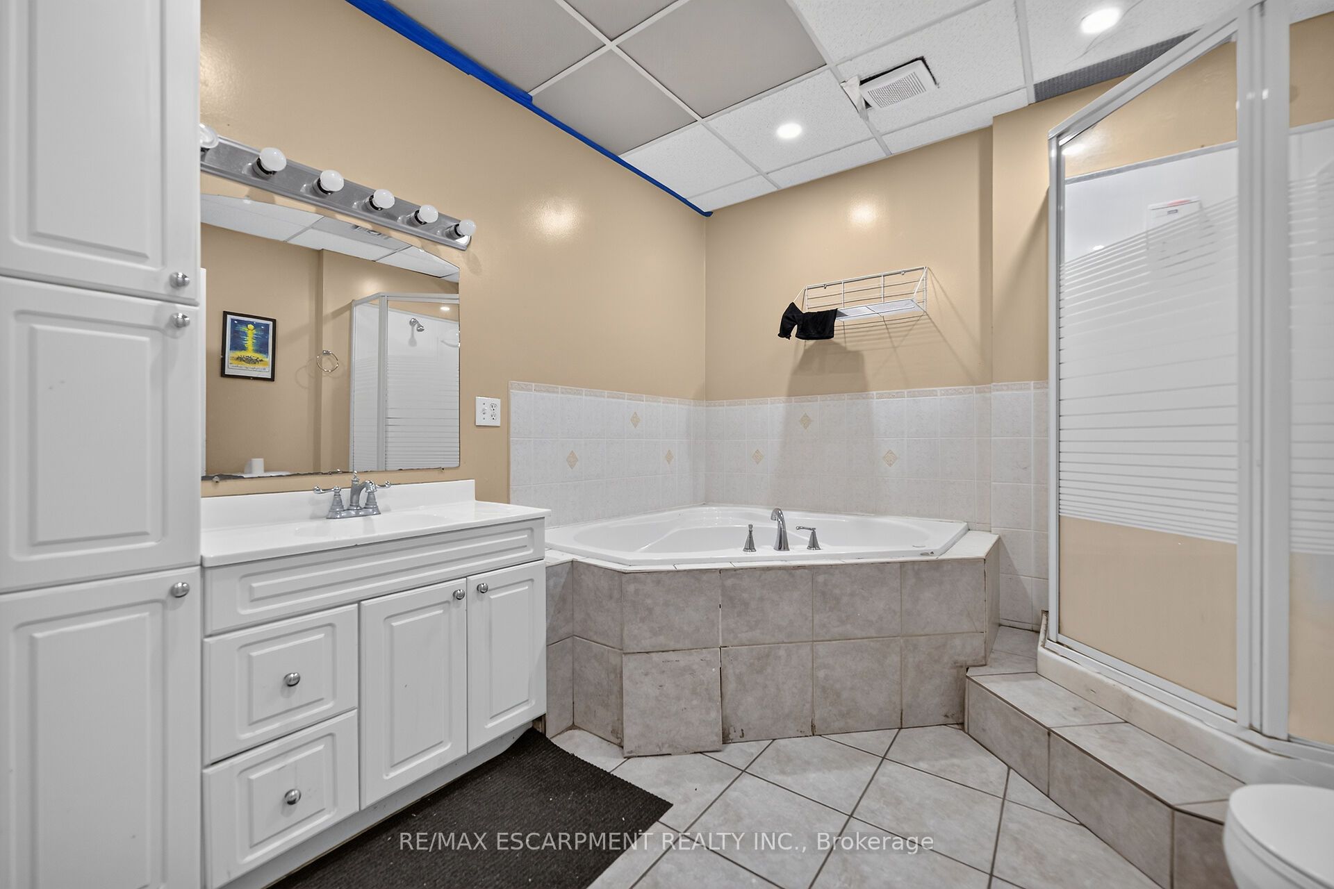 1292 Barton Street E Property Photo 27