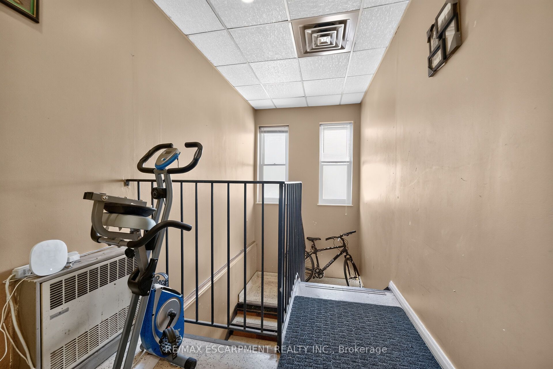 1292 Barton Street E Property Photo 38