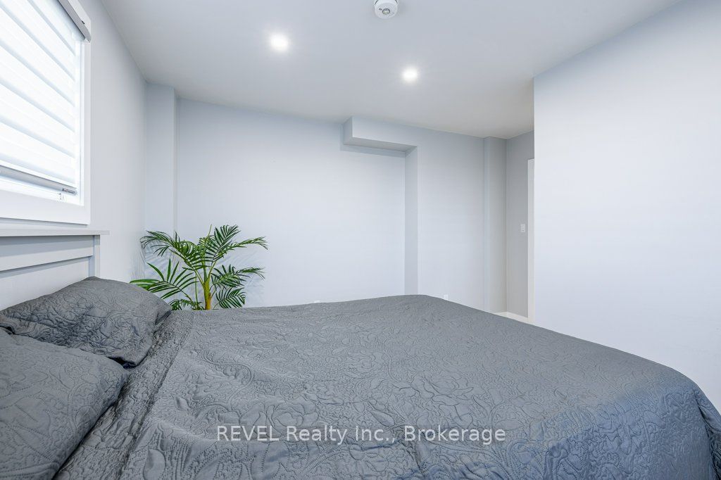 165 East West Line Property Photo 17