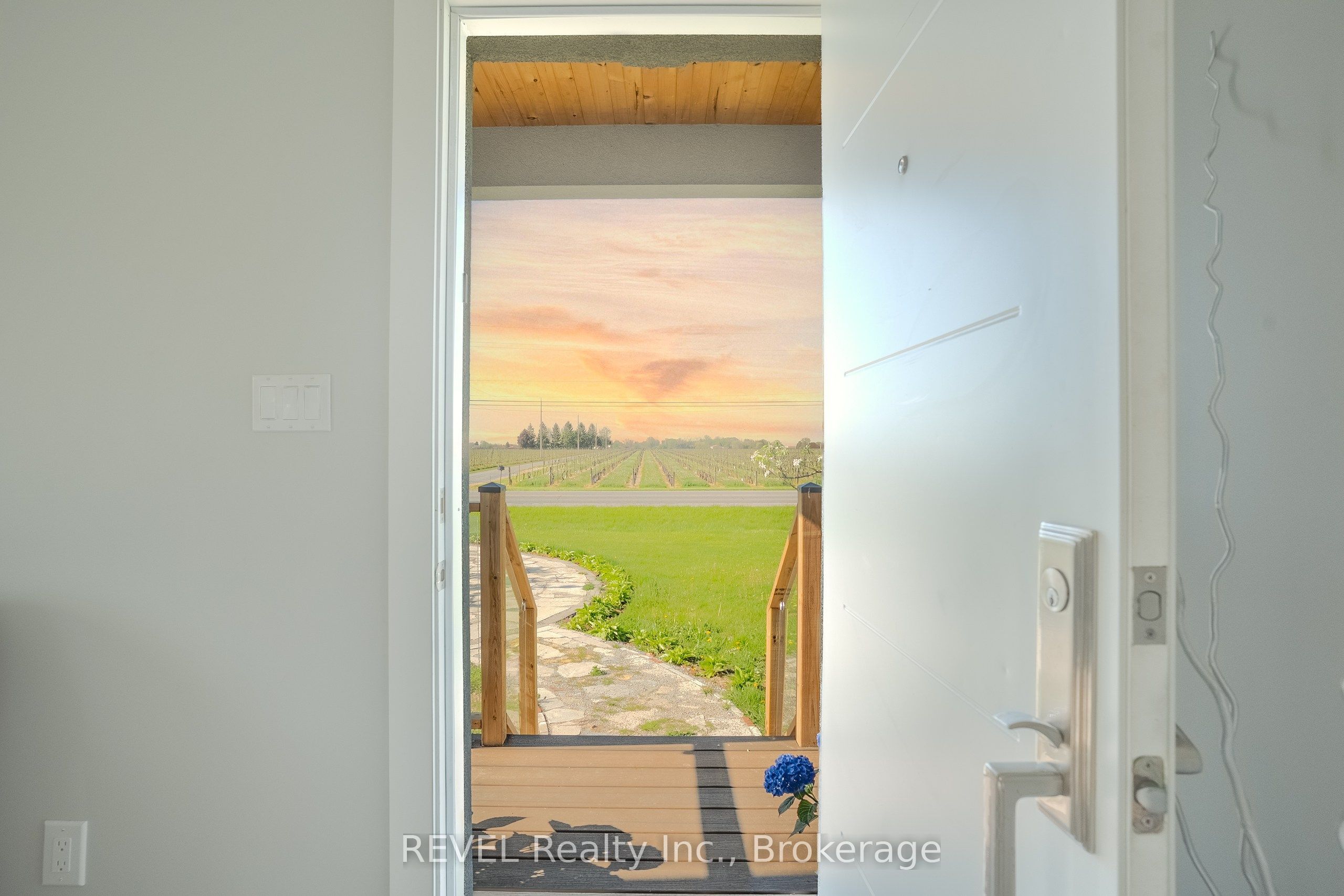 165 East West Line Property Photo 8