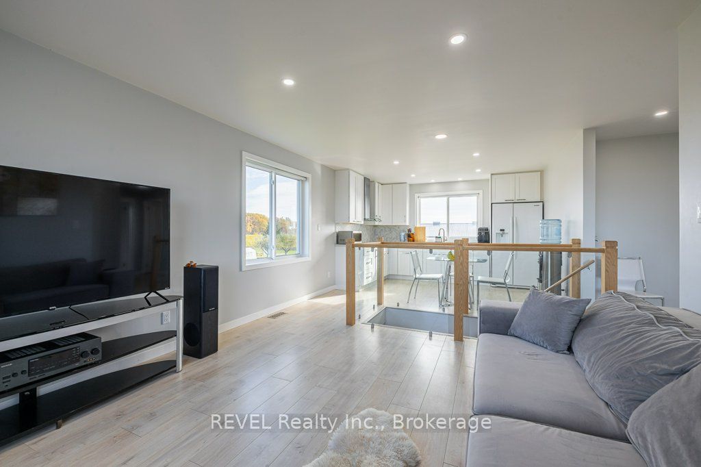 165 East West Line Property Photo 34