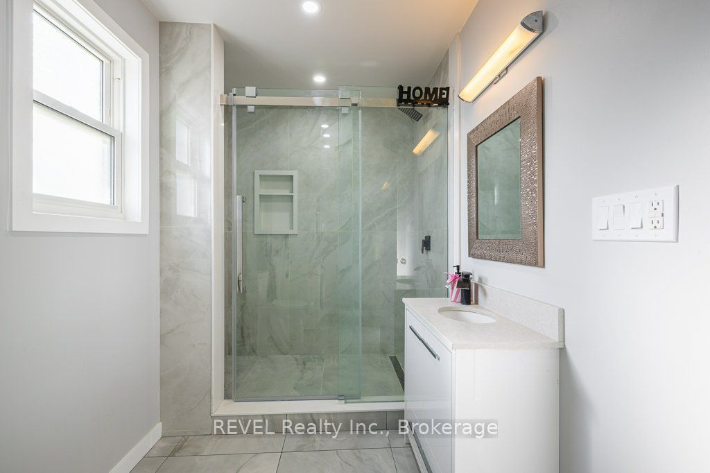165 East West Line Property Photo 44