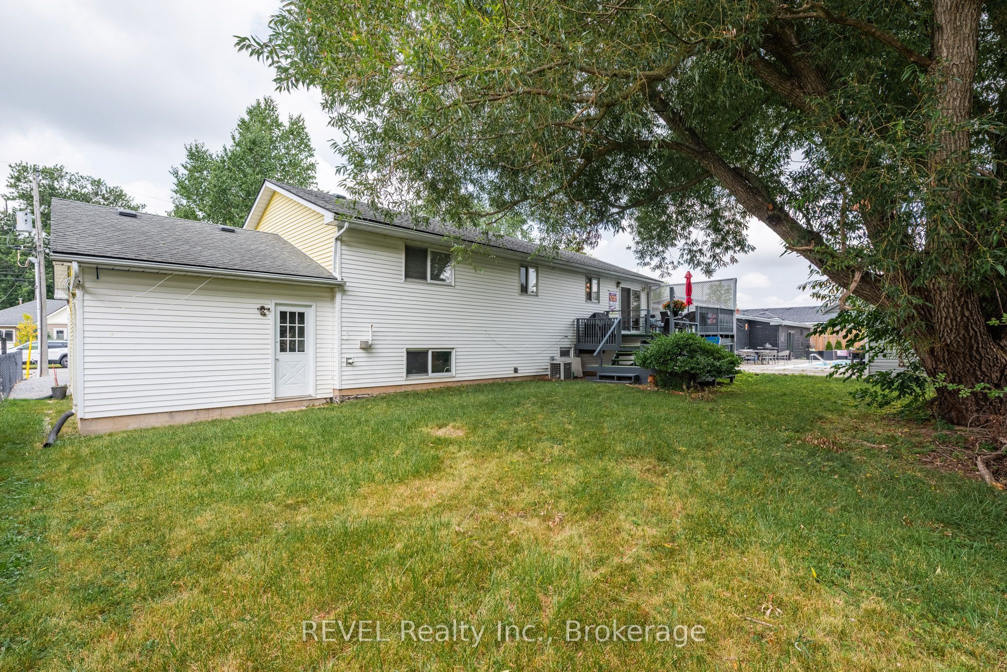 234 Cherryhill Boulevard S Property Photo 32