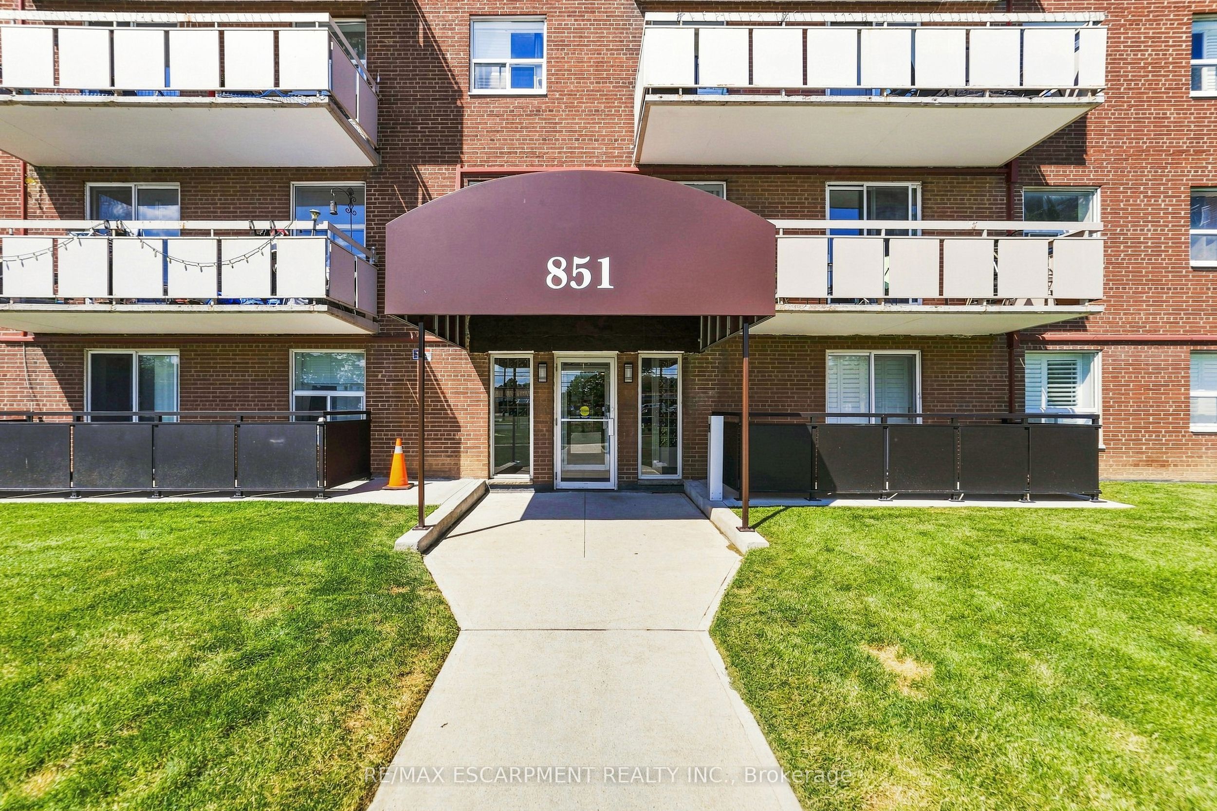 851 Queenston Road 202 Property Photo 3