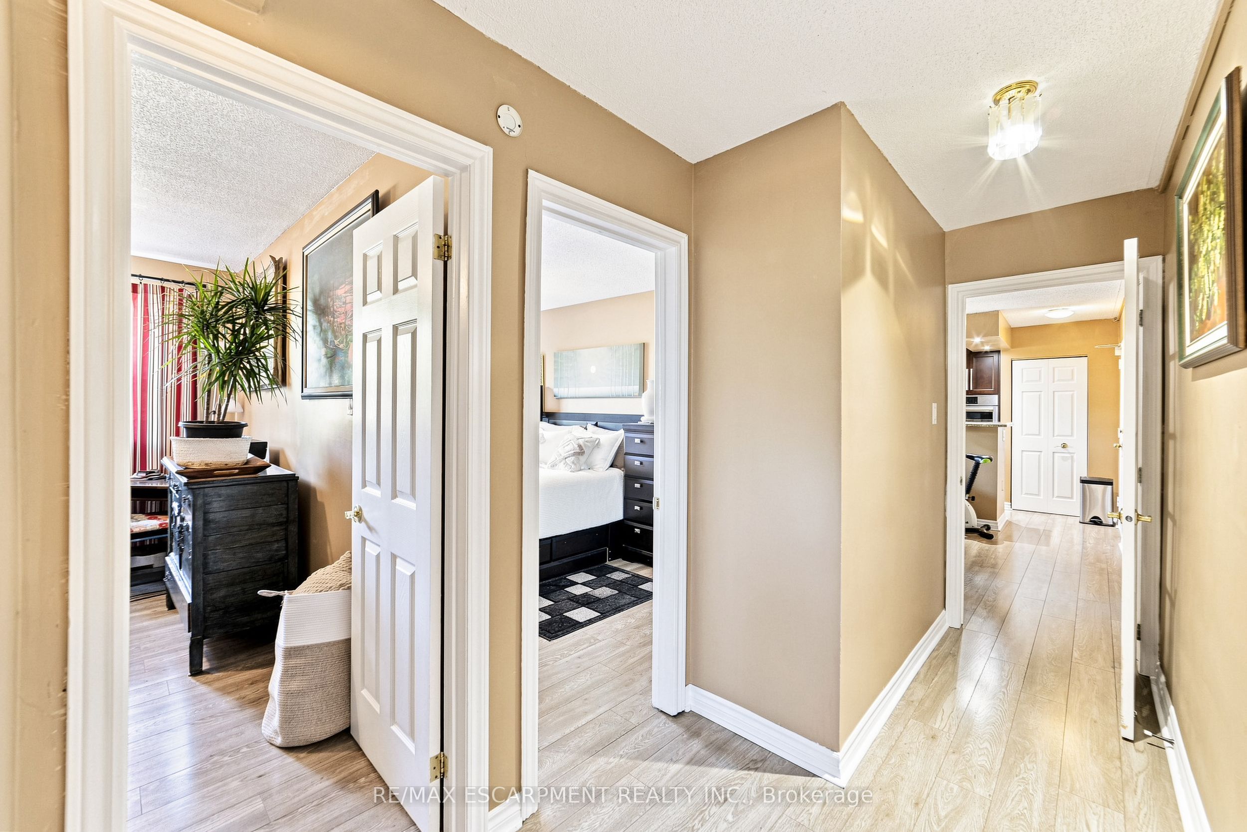 851 Queenston Road 202 Property Photo 14
