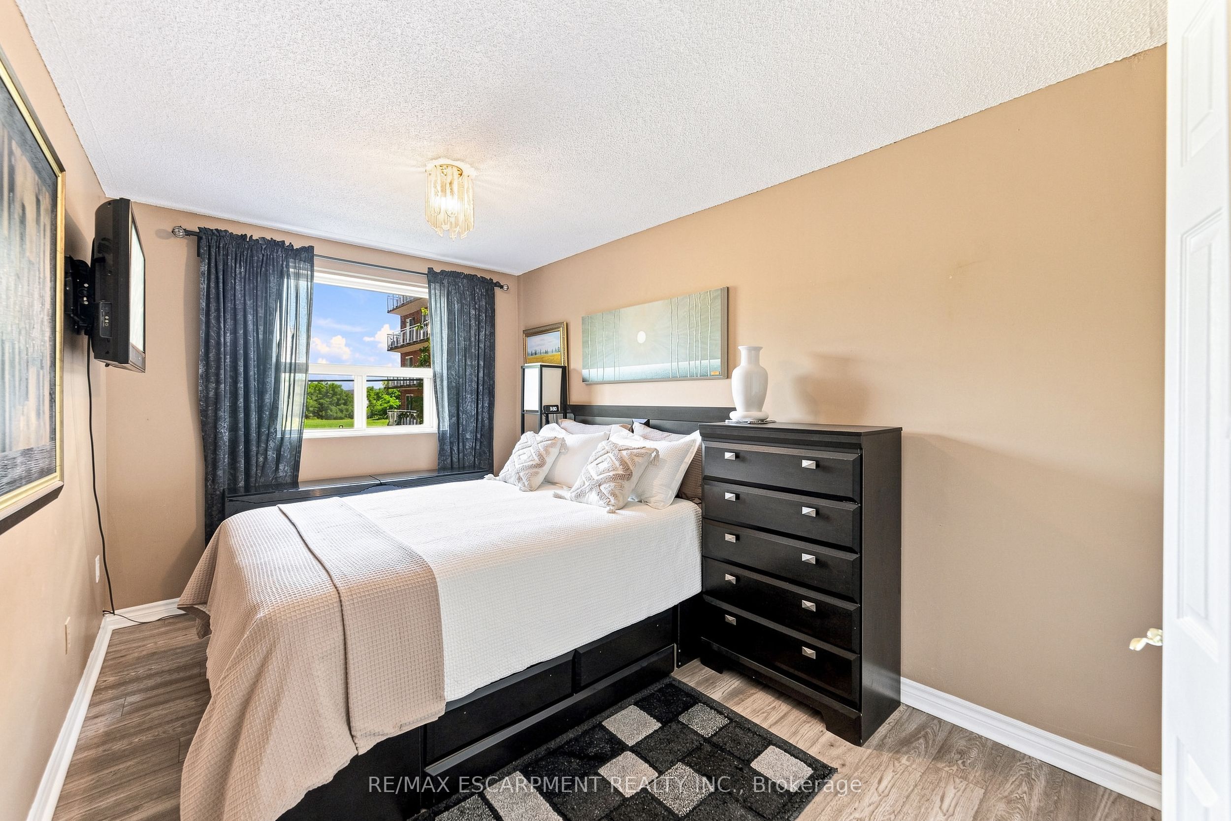851 Queenston Road 202 Property Photo 15