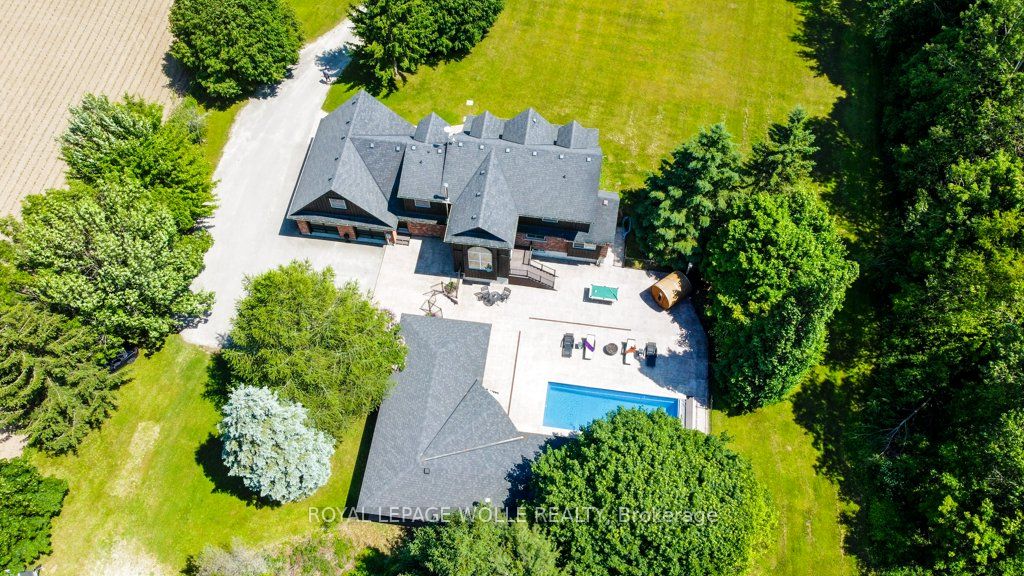 8466 Sideroad 30 Property Photo 2