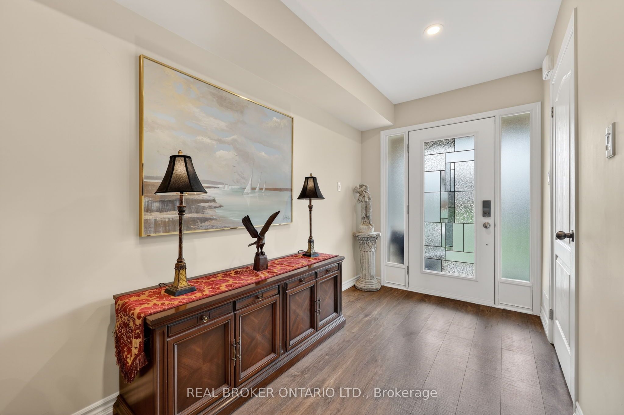 50 Masters Crescent W Property Photo 4