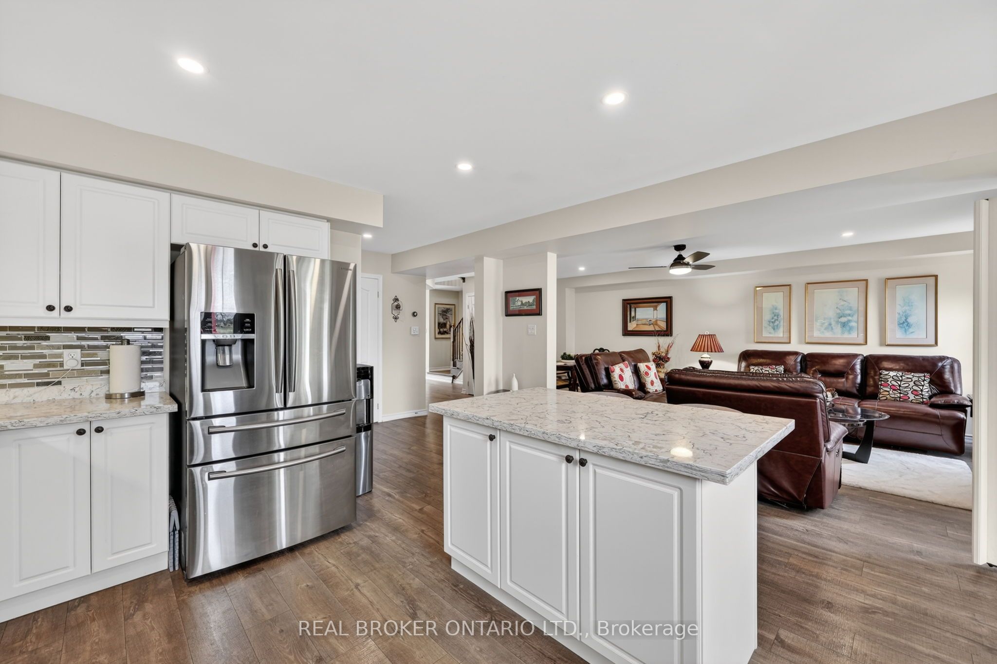 50 Masters Crescent W Property Photo 6