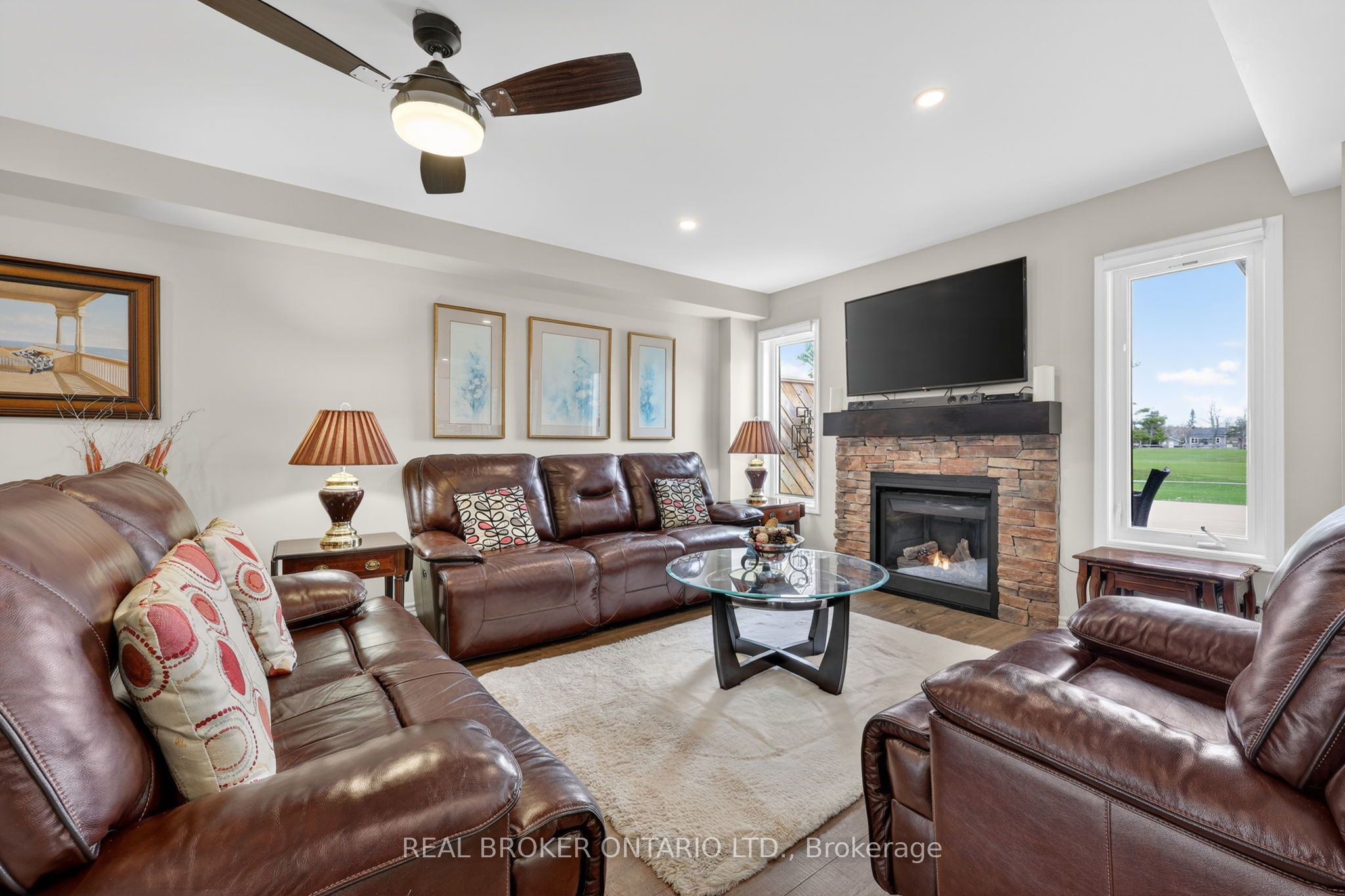 50 Masters Crescent W Property Photo 8