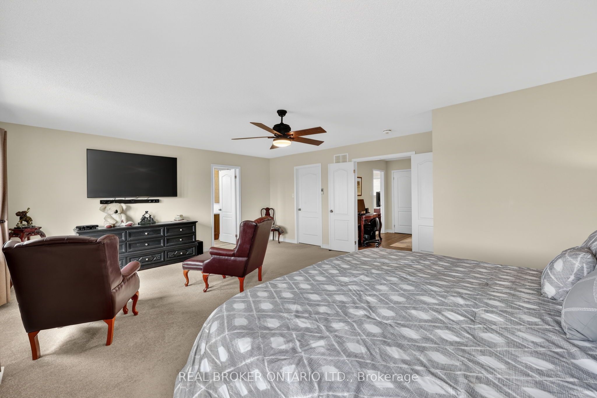 50 Masters Crescent W Property Photo 15