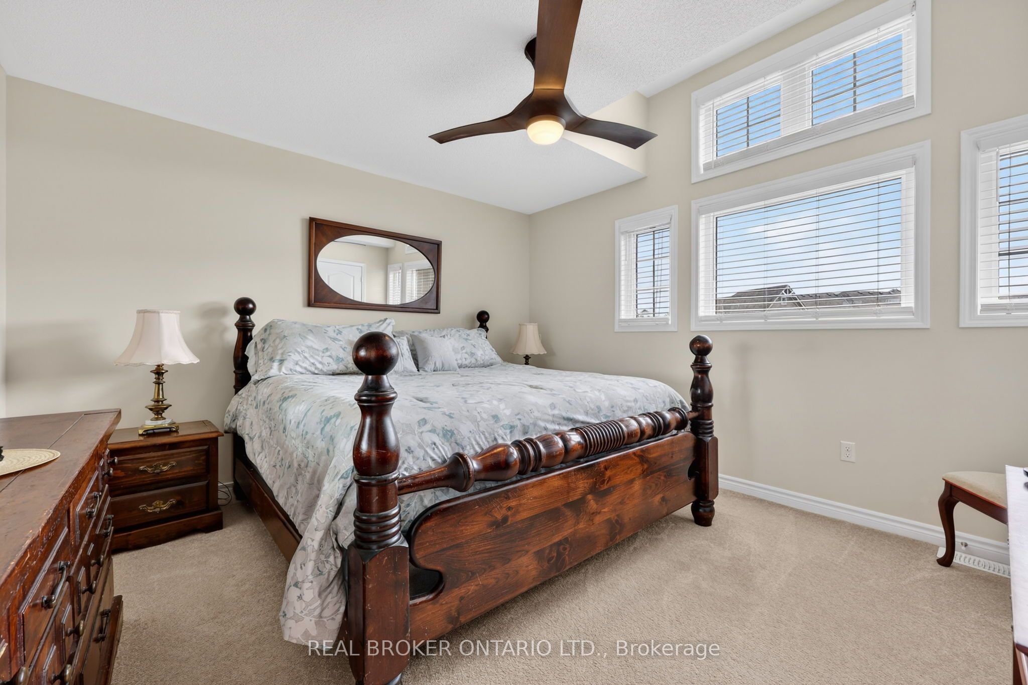 50 Masters Crescent W Property Photo 17