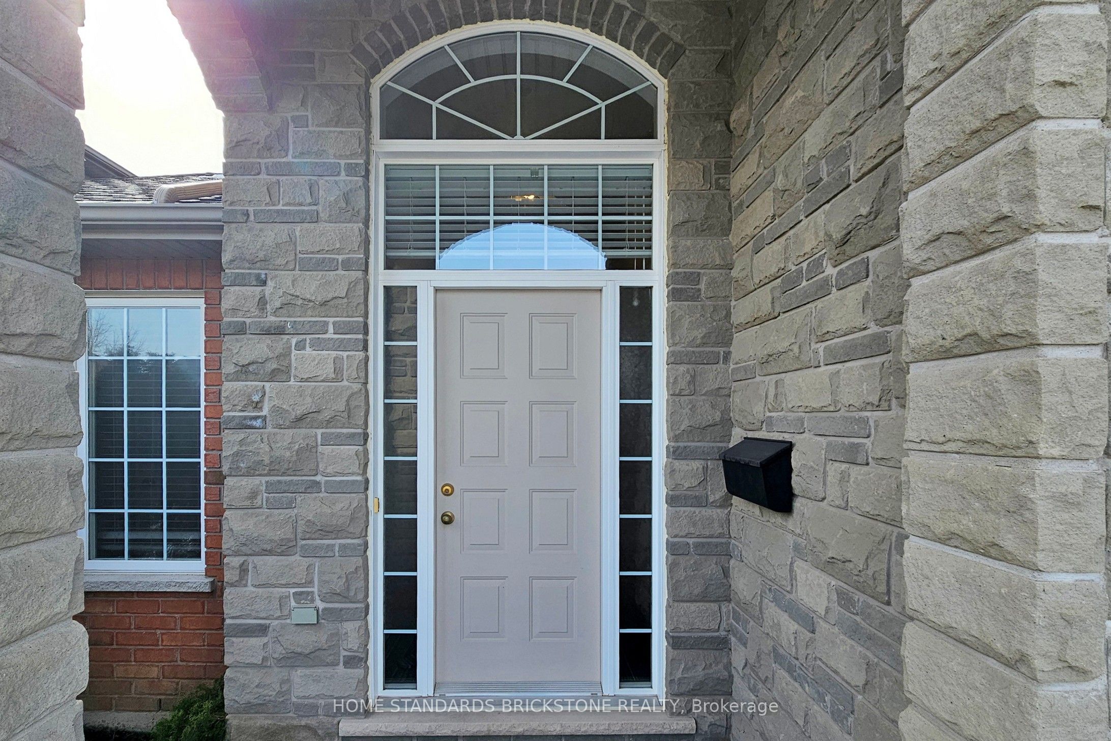 412 Autumn Crescent Property Photo 3