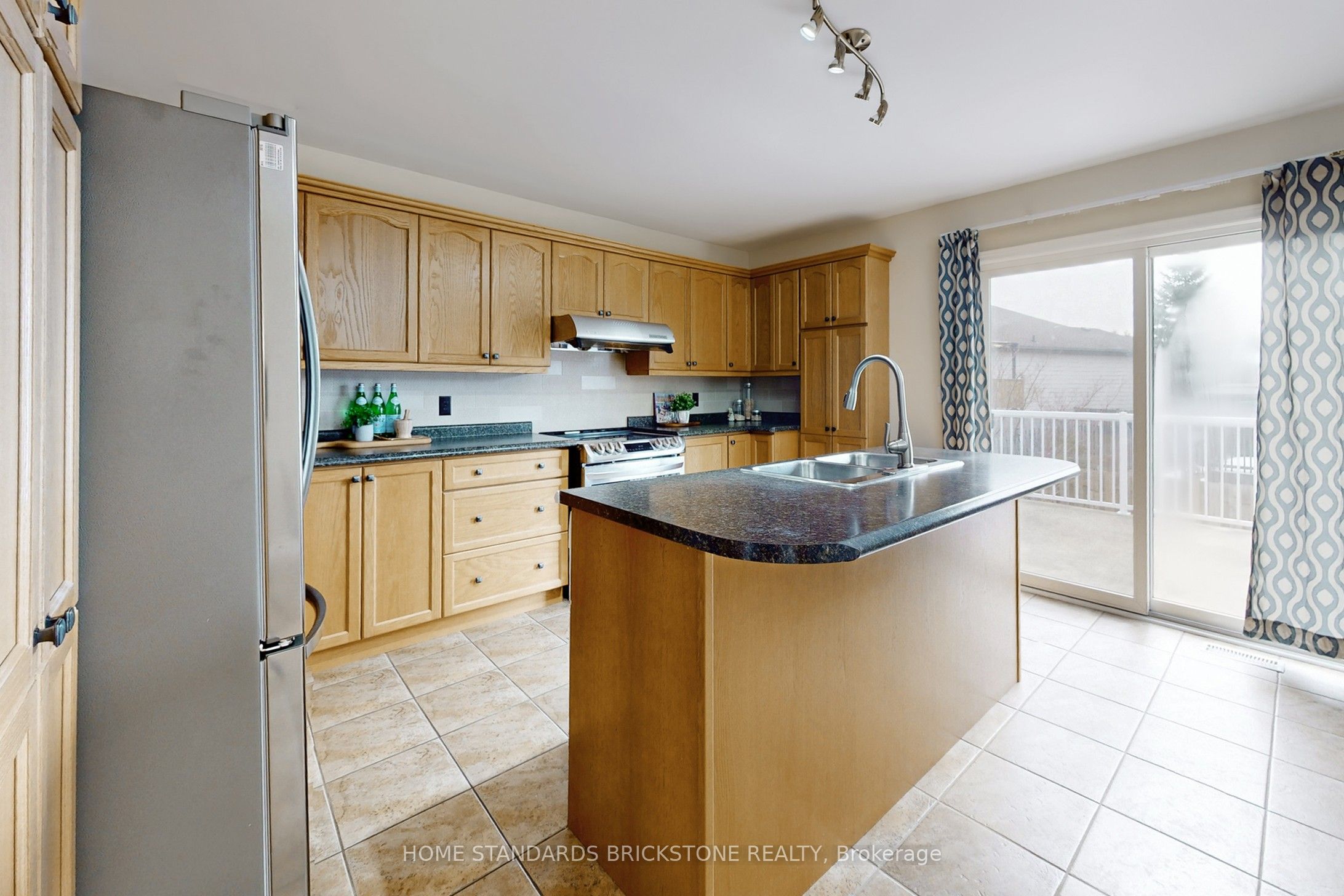 412 Autumn Crescent Property Photo 9